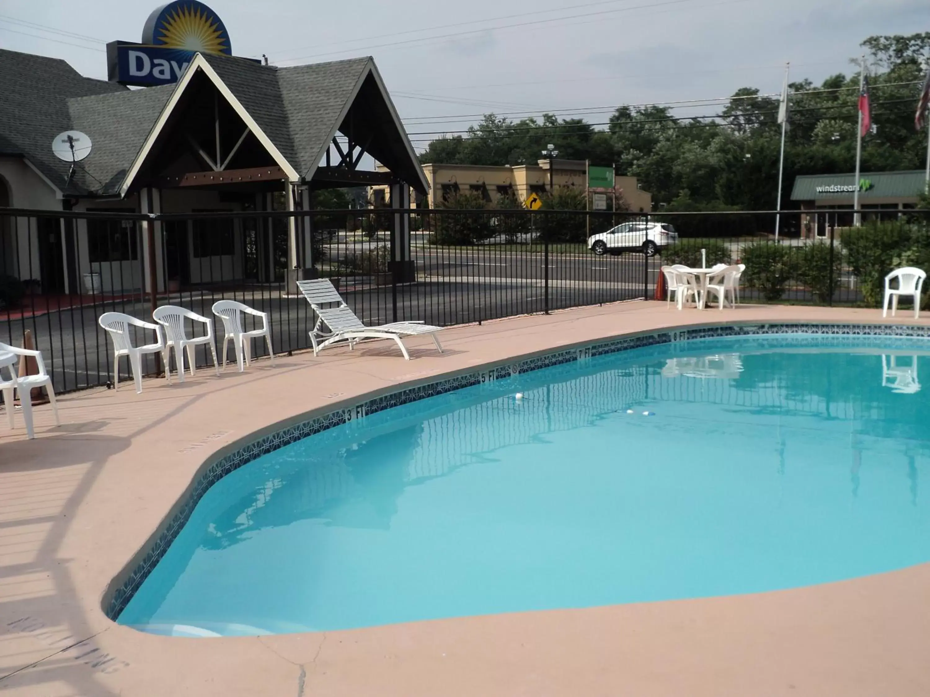 Day, Swimming Pool in Knights Inn Cleveland GA