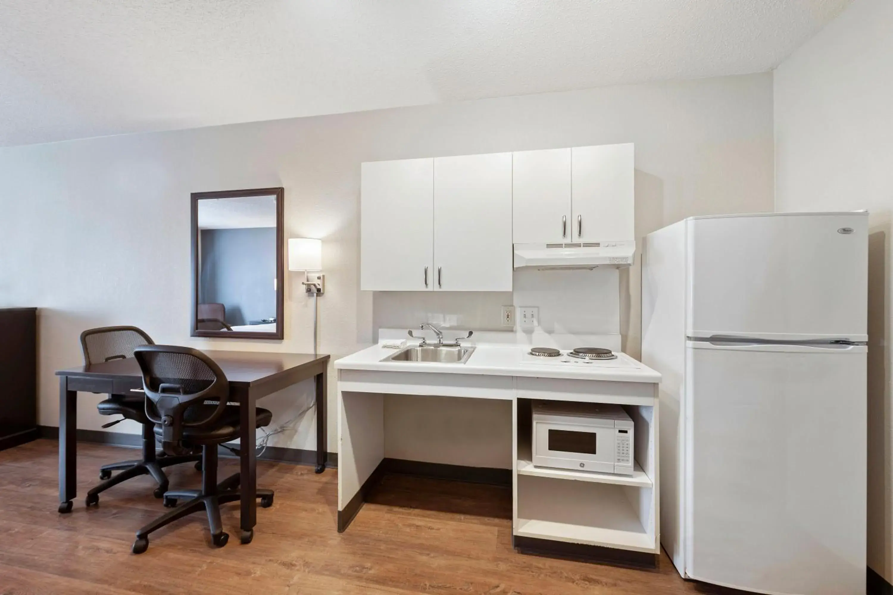 Kitchen or kitchenette, Kitchen/Kitchenette in Extended Stay America Suites - Charlotte - University Place