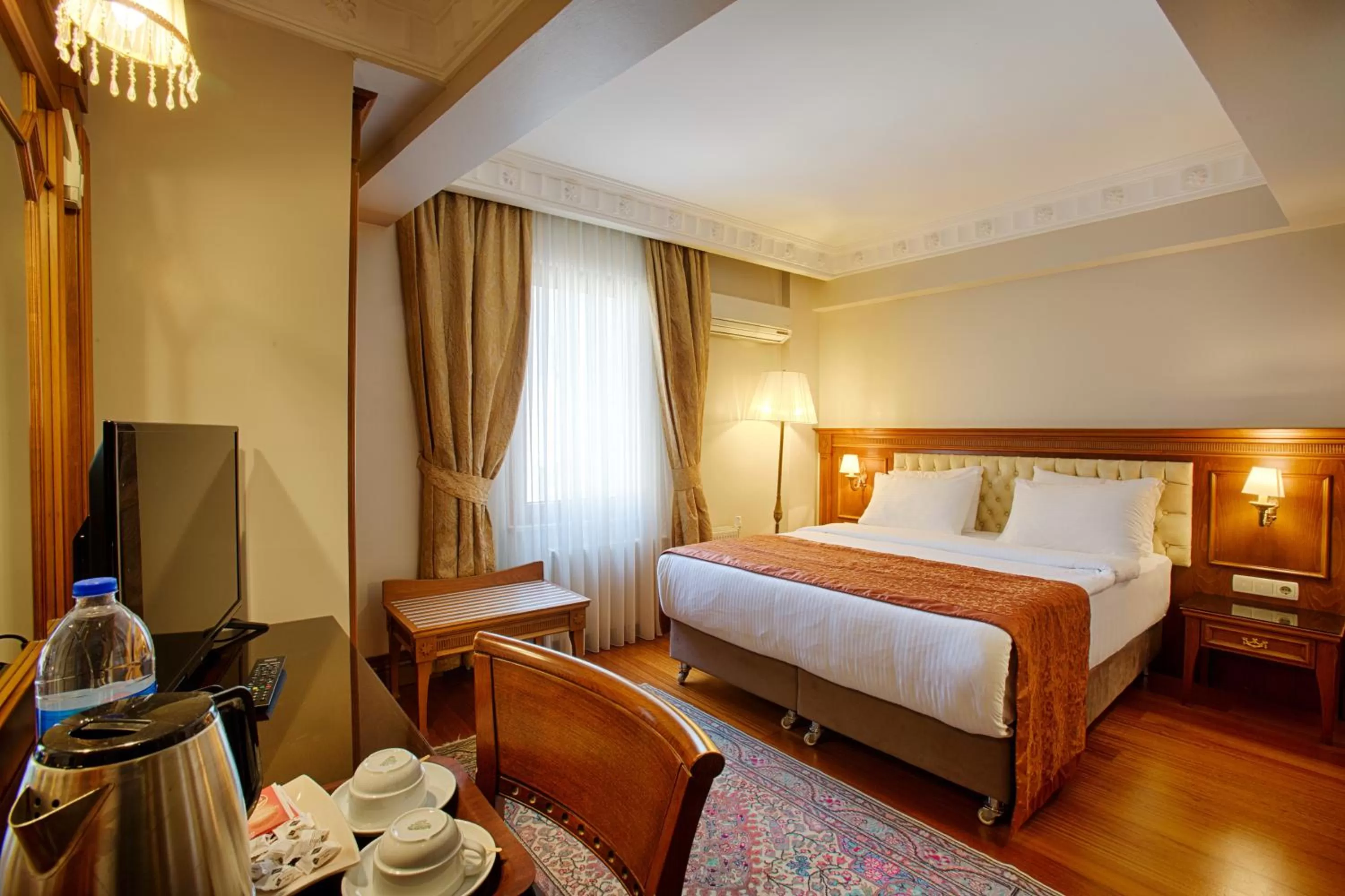 Photo of the whole room, Bed in Hotel Sumengen