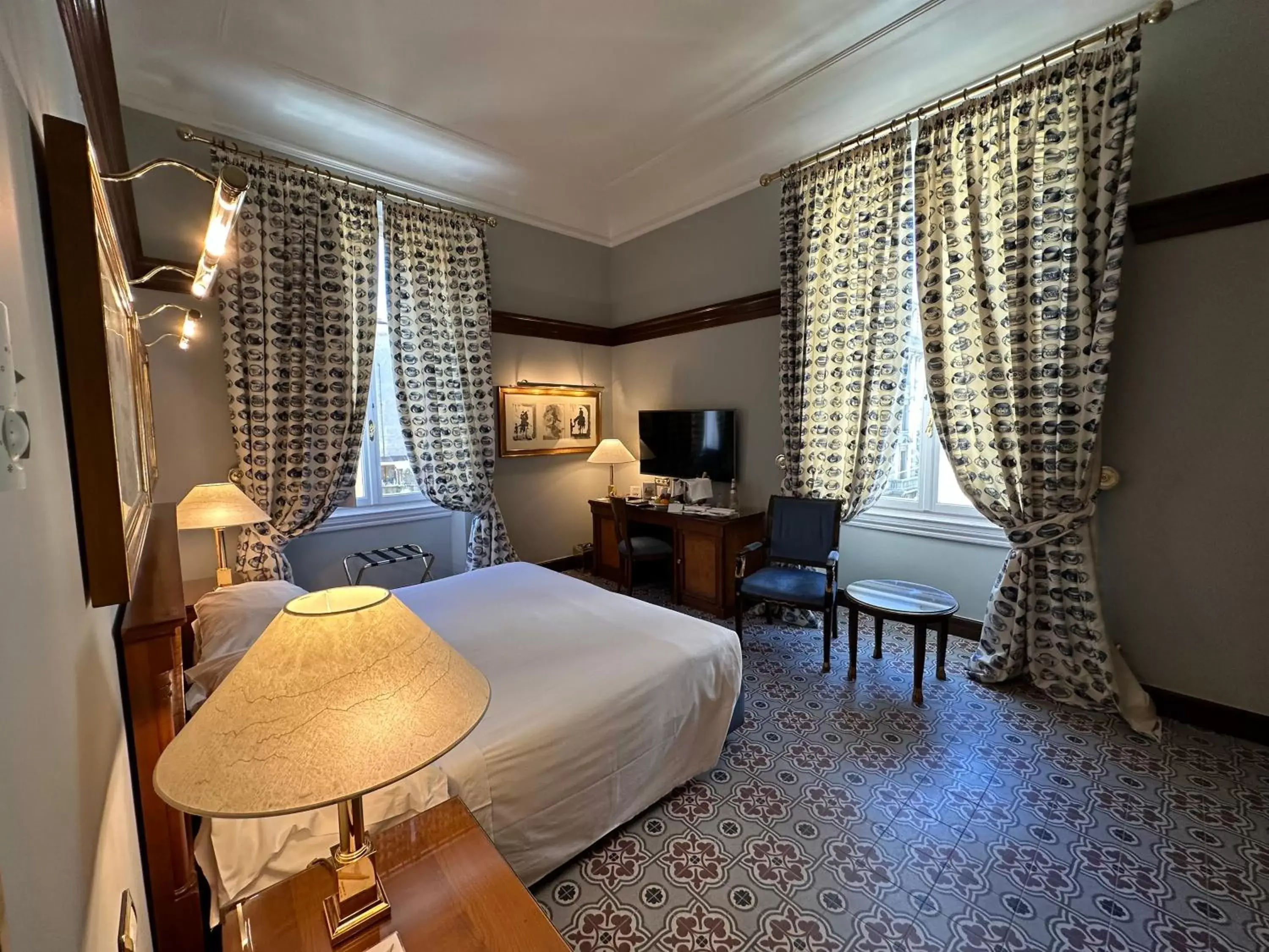 Bedroom in Hotel Albani Firenze