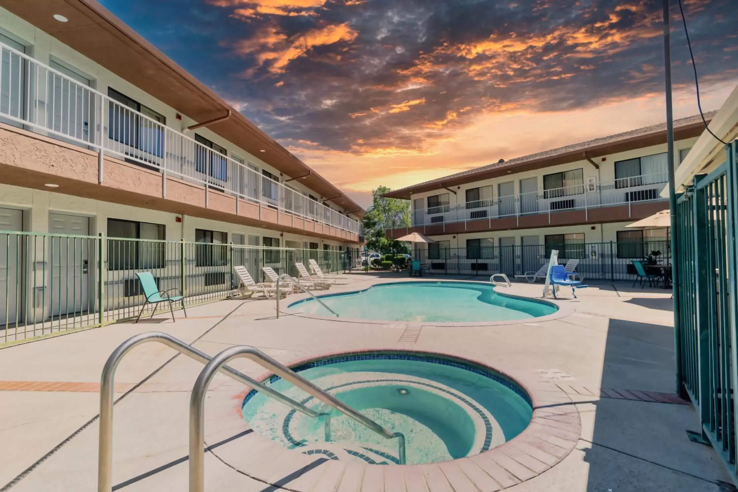 Property building, Swimming Pool in The Oakhurst Inn at Yosemite