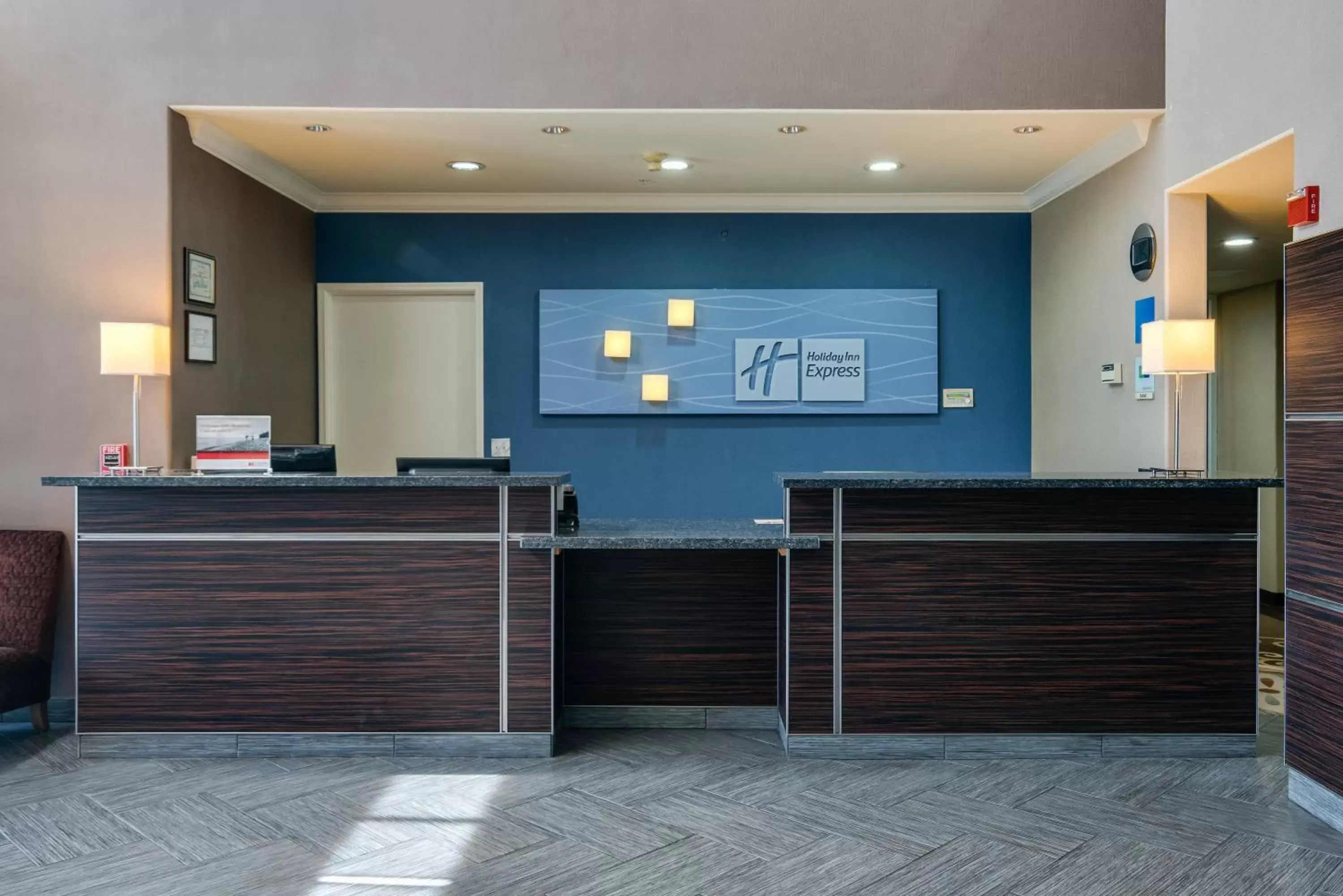 Lobby or reception, Lobby/Reception in Holiday Inn Express & Suites Santa Clara, an IHG Hotel
