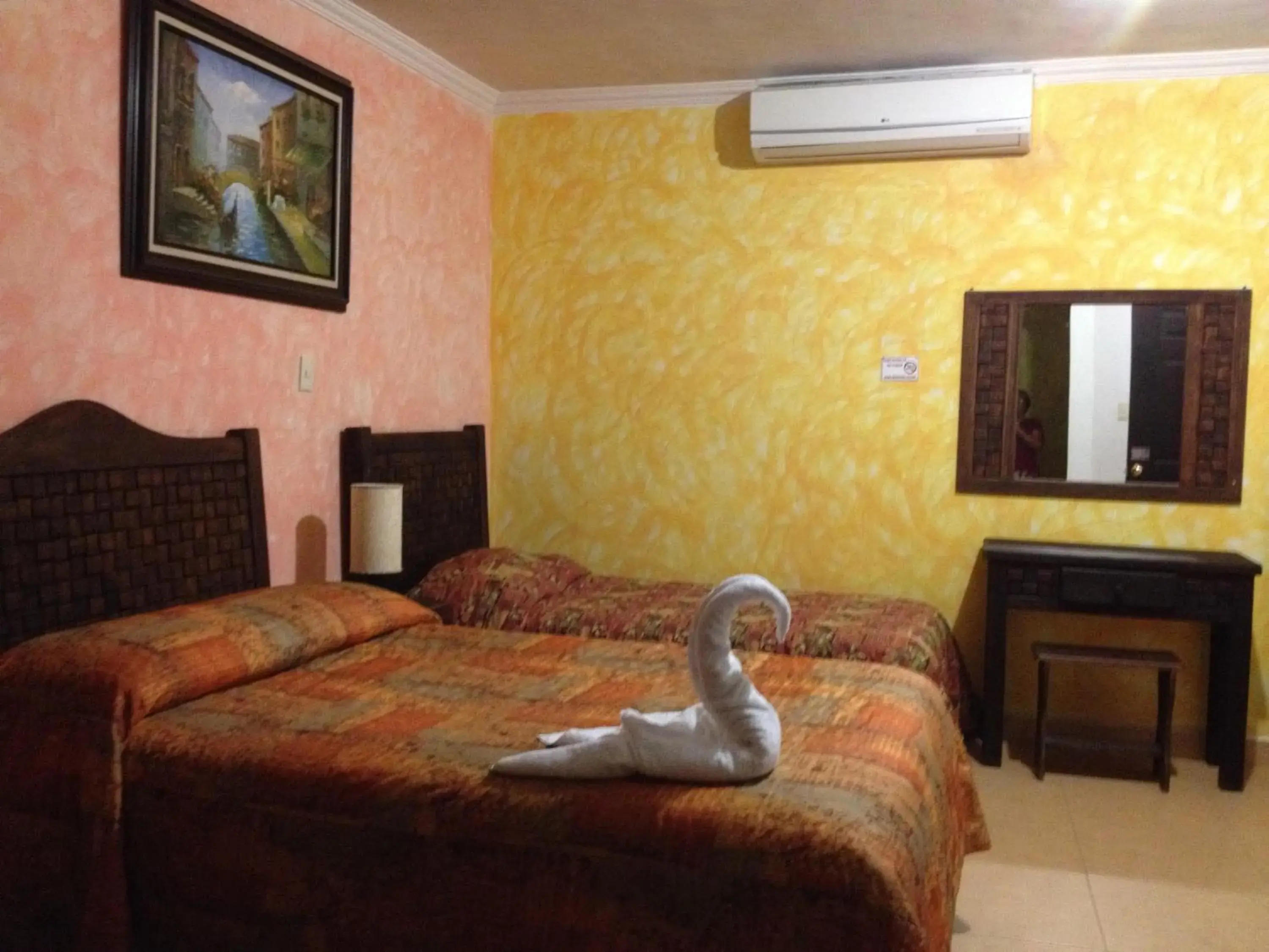 Bedroom, Bed in Terracota Corner Rooms