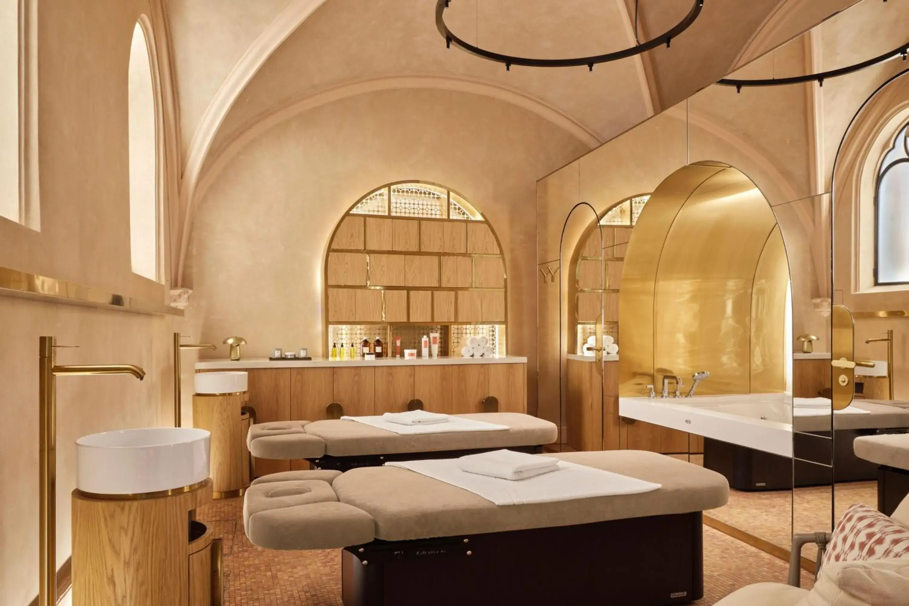 Spa and wellness centre/facilities, Bathroom in W Budapest