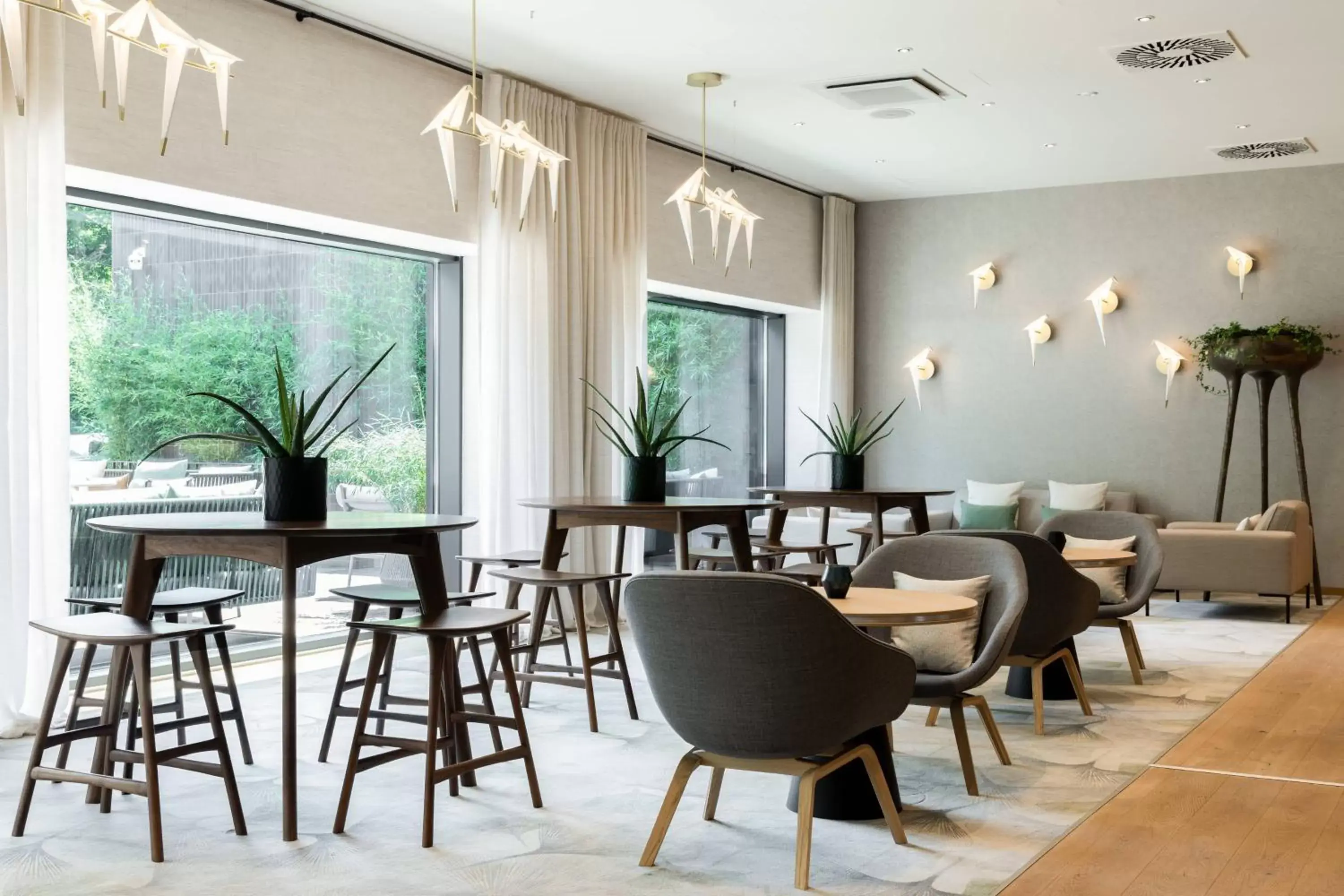 Lounge or bar, Restaurant/Places to Eat in AC Hotel by Marriott Berlin Humboldthain Park