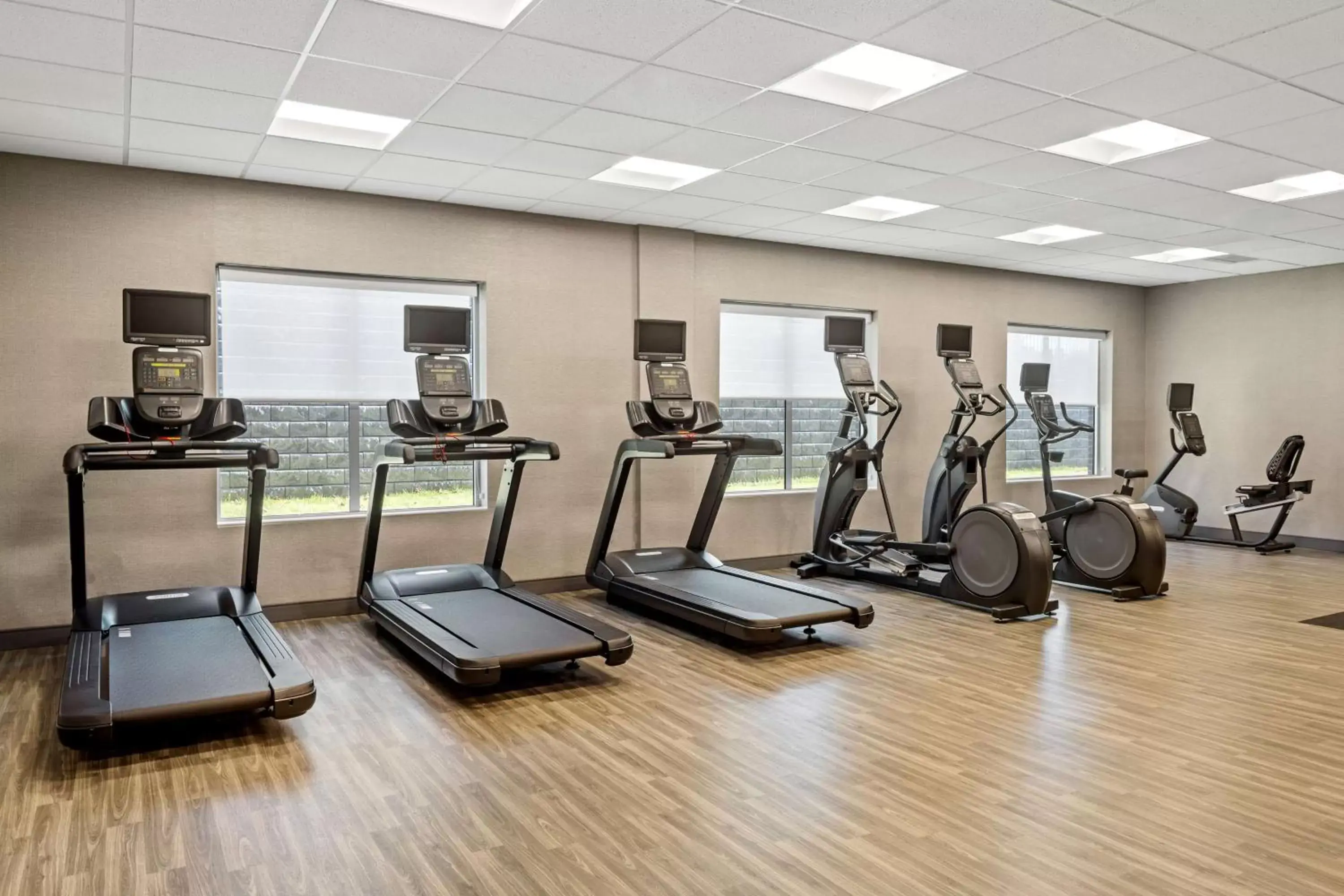 Fitness centre/facilities, Fitness Center/Facilities in Hampton Inn & Suites Cincinnati West, Oh