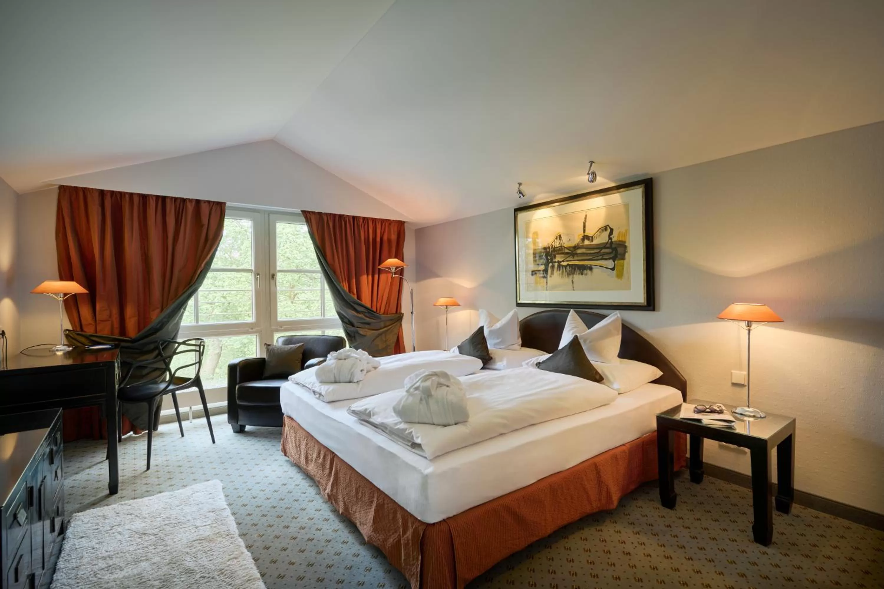 Photo of the whole room, Bed in Hotel Lechnerhof Unterföhring