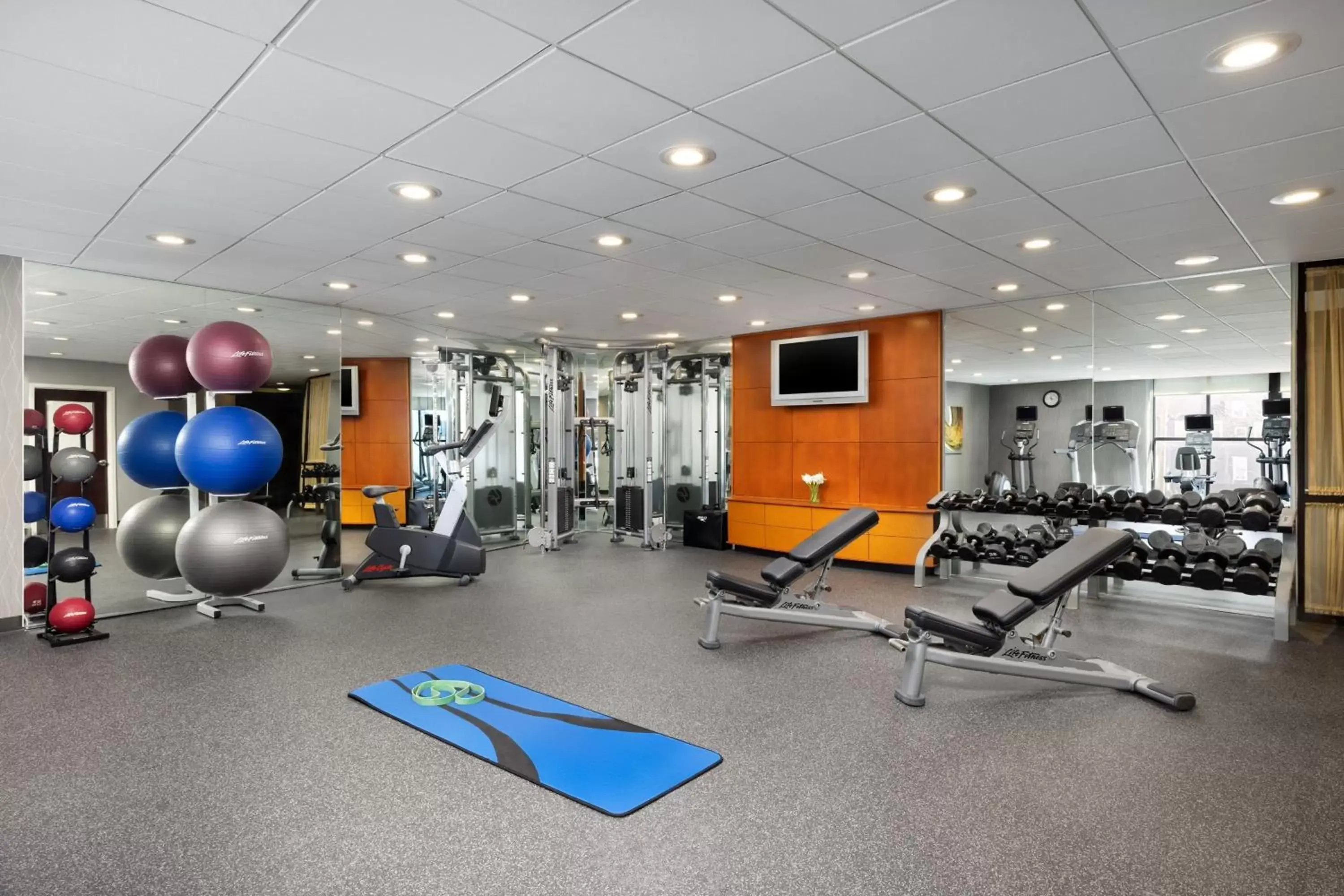 Fitness centre/facilities, Fitness Center/Facilities in Courtyard by Marriott Atlantic City Beach Block