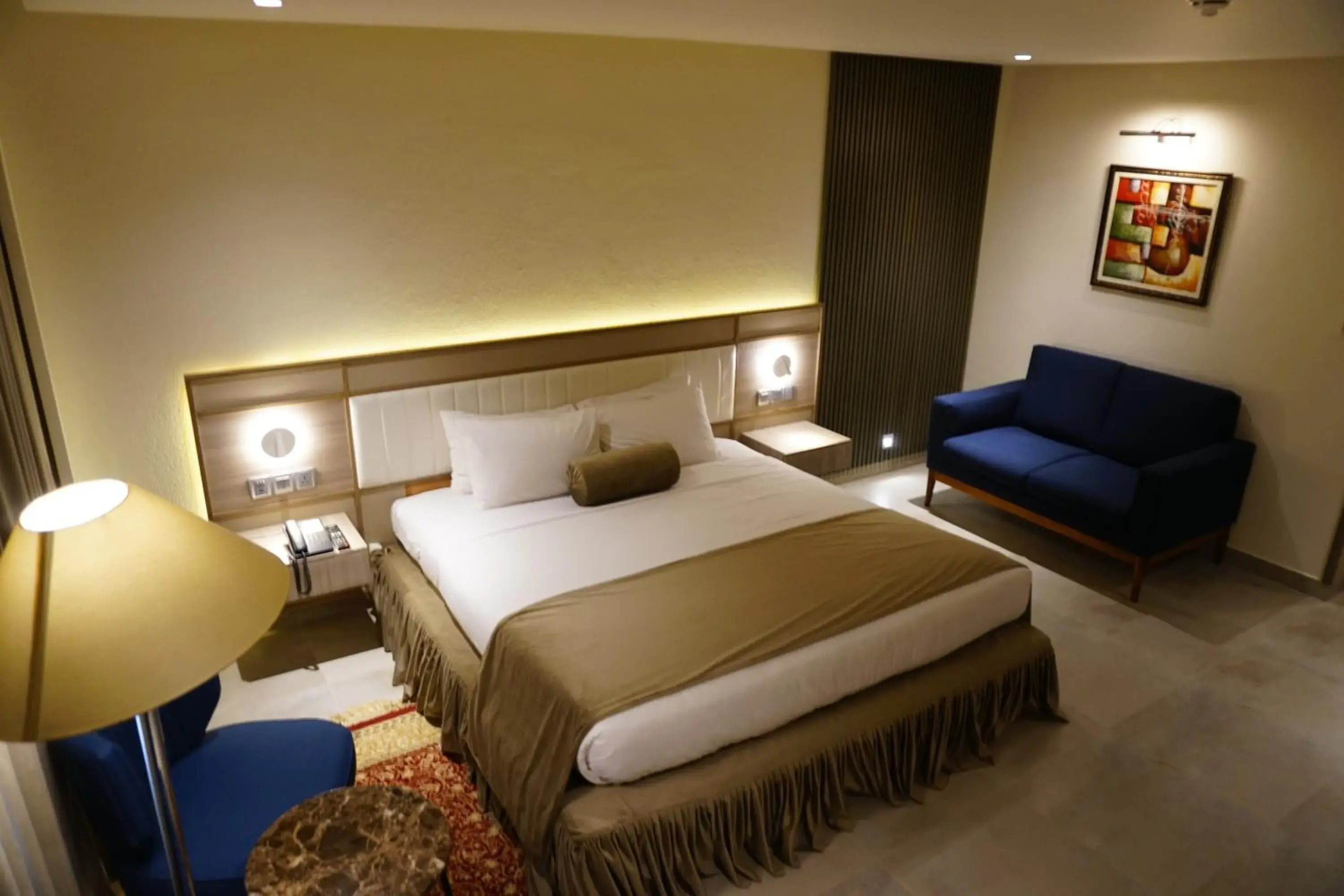 Bed in Regent Plaza Hotel & Convention Center