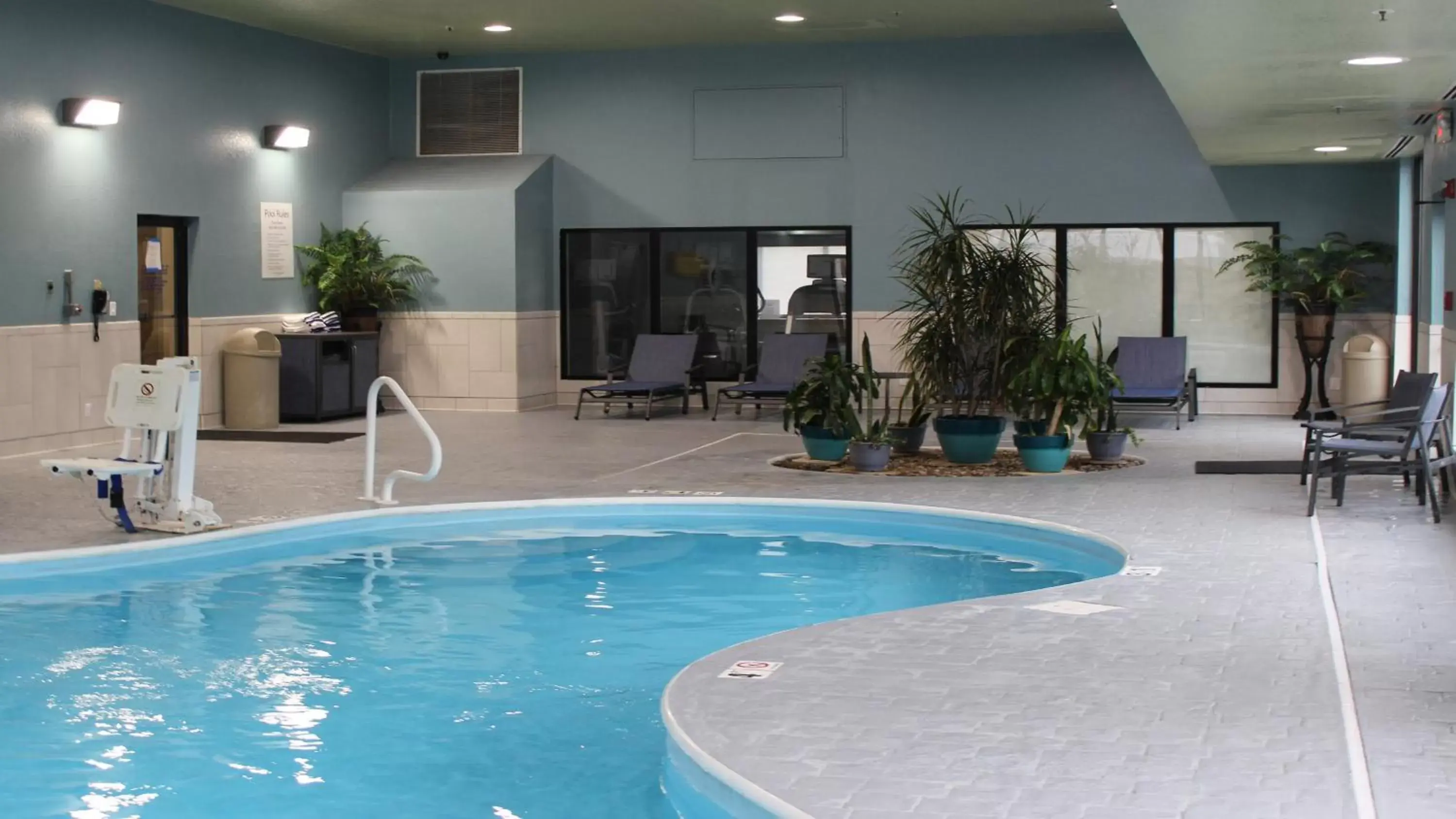 Swimming pool in Holiday Inn Express Winfield - Teays Valley by IHG Swimming pool in Holiday Inn Express Winfield - Teays Valley by IHG