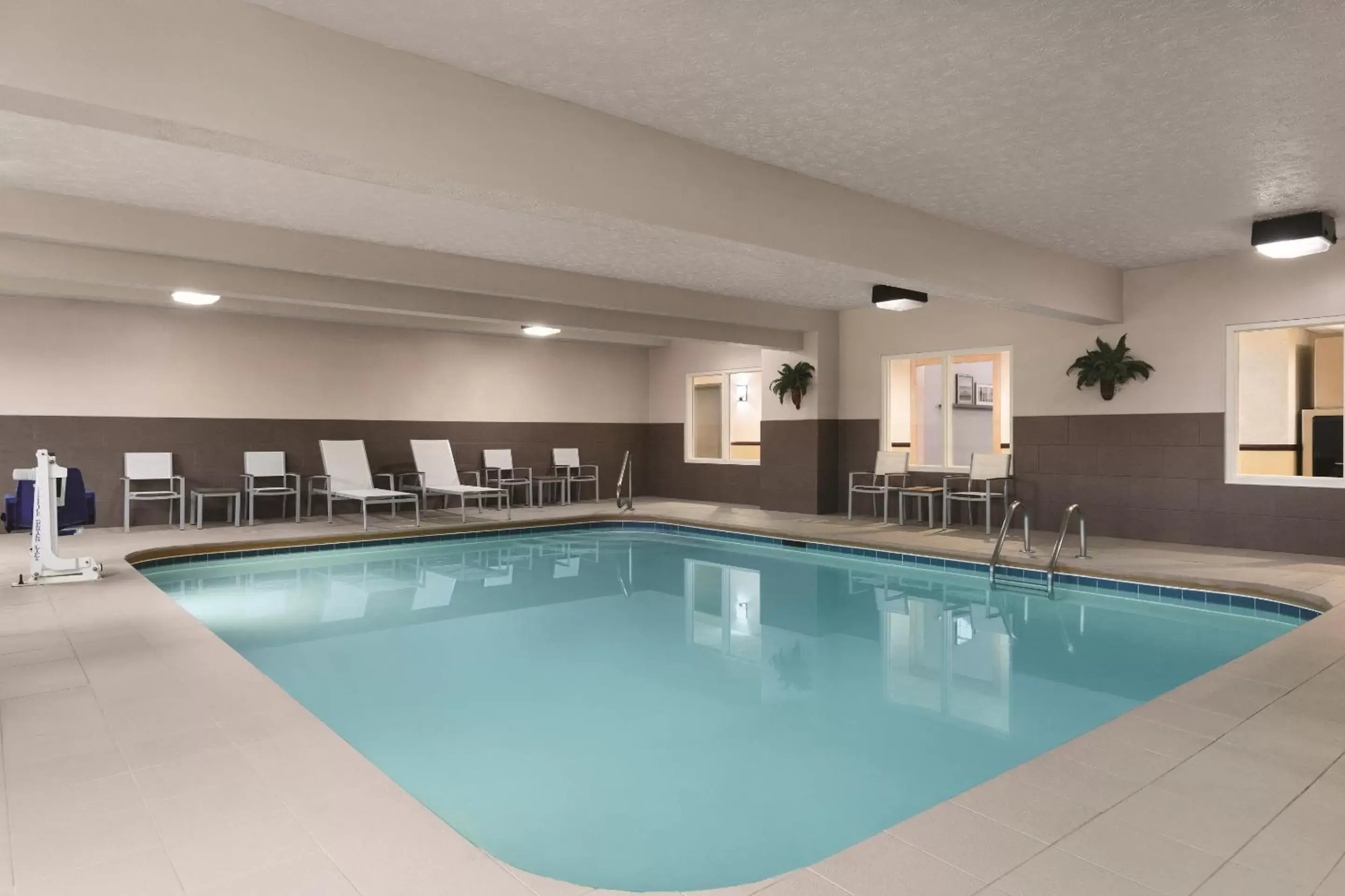Swimming Pool in Country Inn & Suites by Radisson, Fairborn South, OH