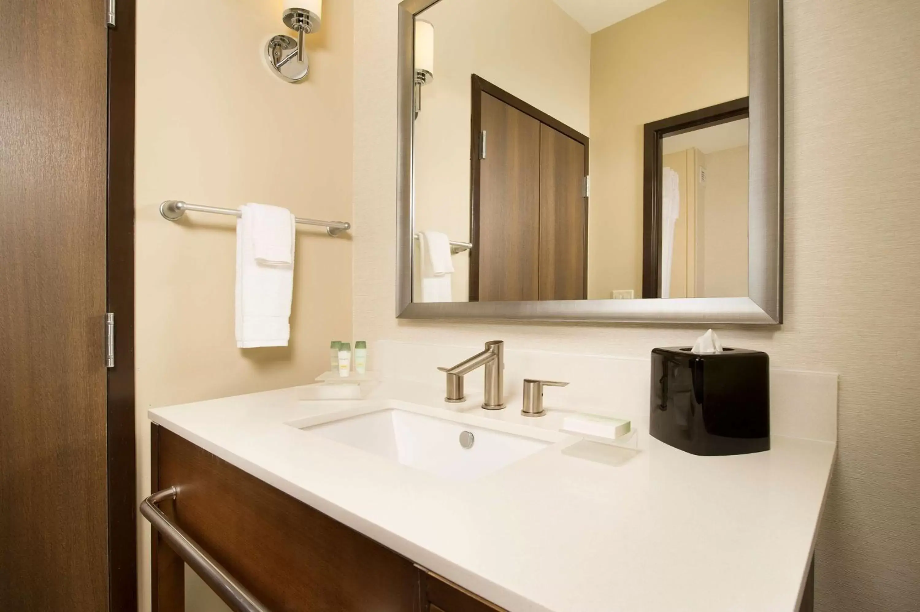 Bathroom in Homewood Suites by Hilton Midland