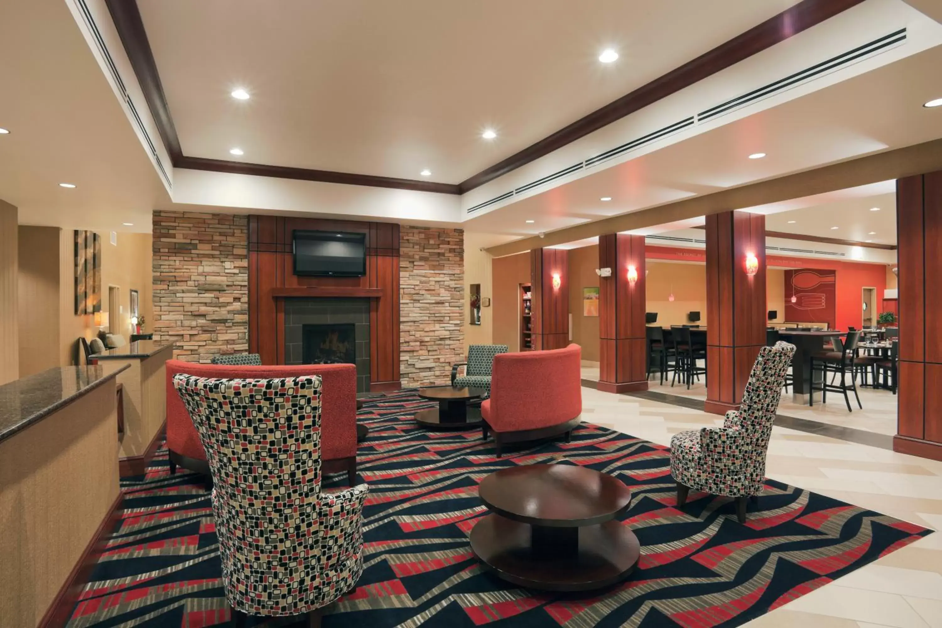 Lobby or reception in Holiday Inn Hotel & Suites Lima, an IHG Hotel