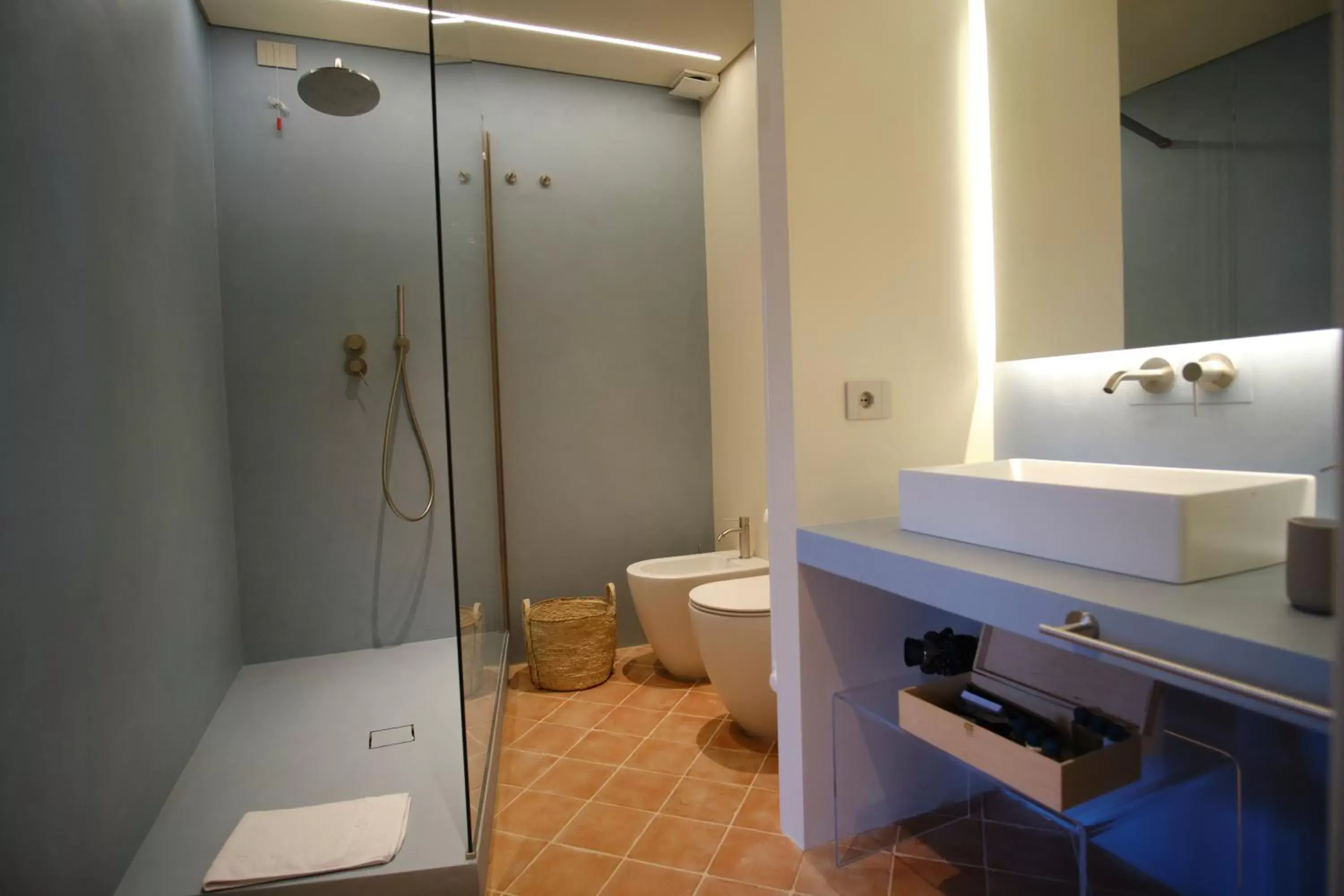 Shower, Bathroom in Badia Giulia Prestigious Historical B&B