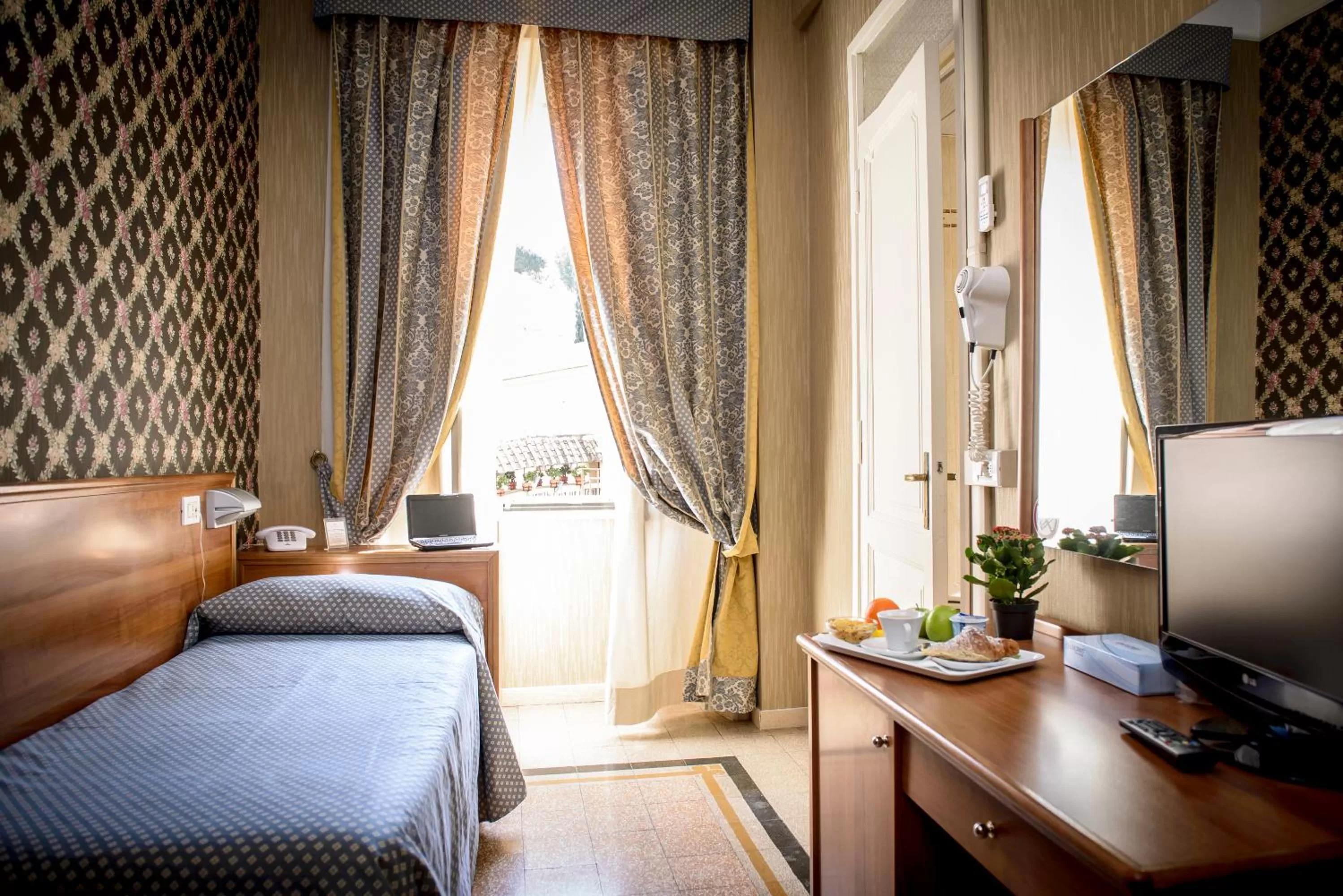 Photo of the whole room, Bed in Hotel Emmaus