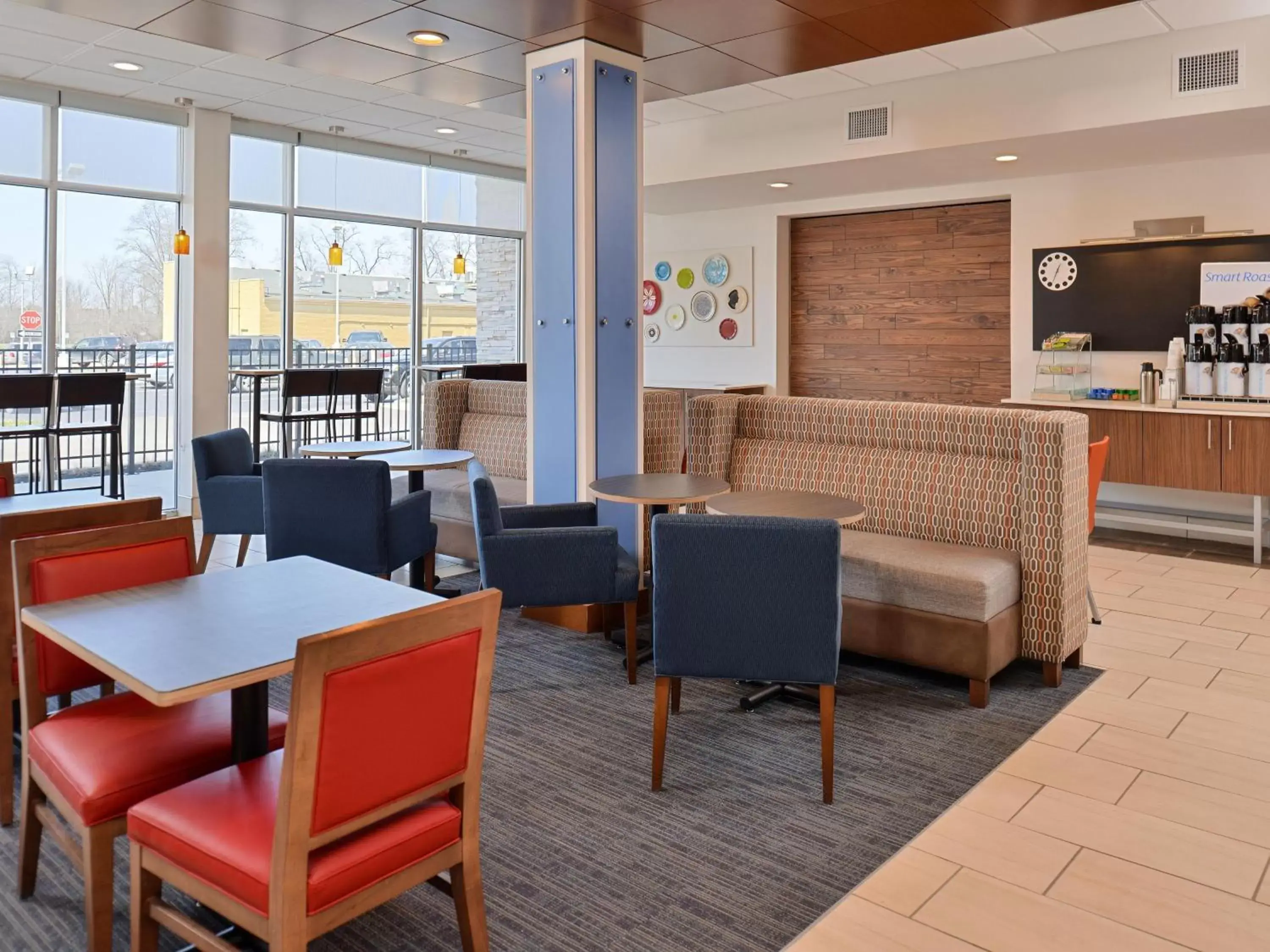 Breakfast in Holiday Inn Express & Suites - Brighton South - US 23, an IHG Hotel