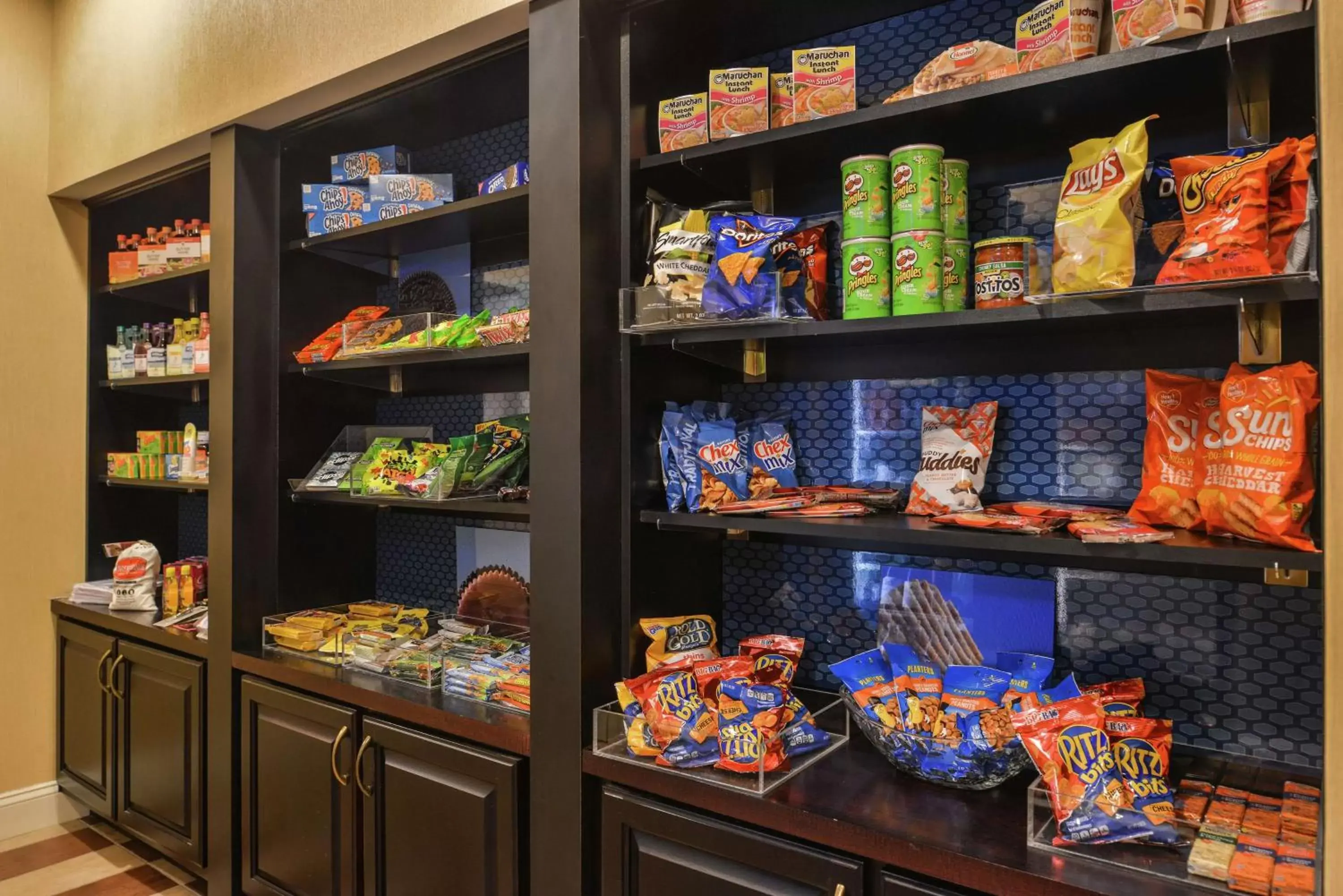 Restaurant/places to eat in Hampton Inn Jackson-College Avenue Restaurant/places to eat in Hampton Inn Jackson-College Avenue