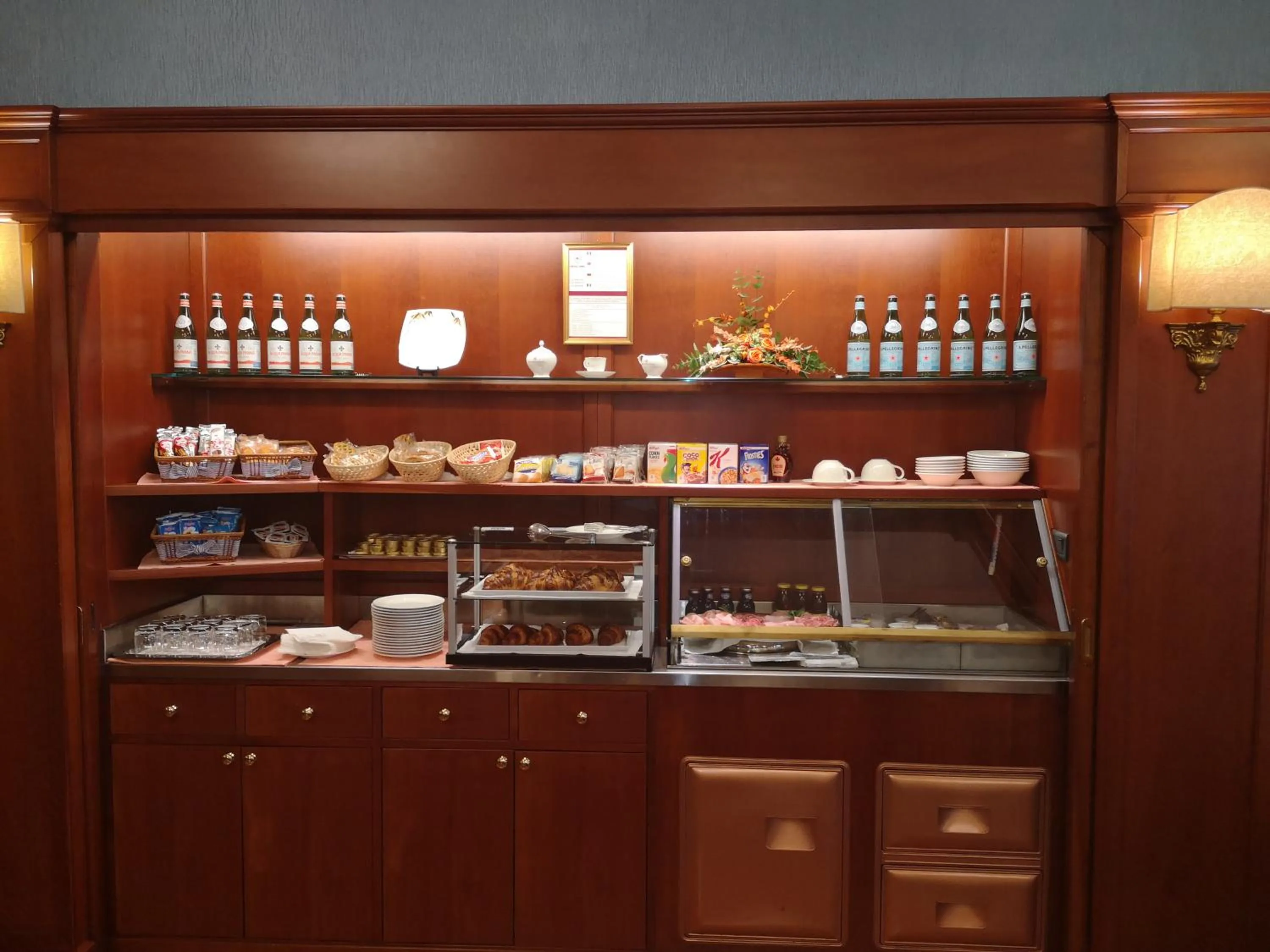 Food and drinks in Hotel Motel Luna