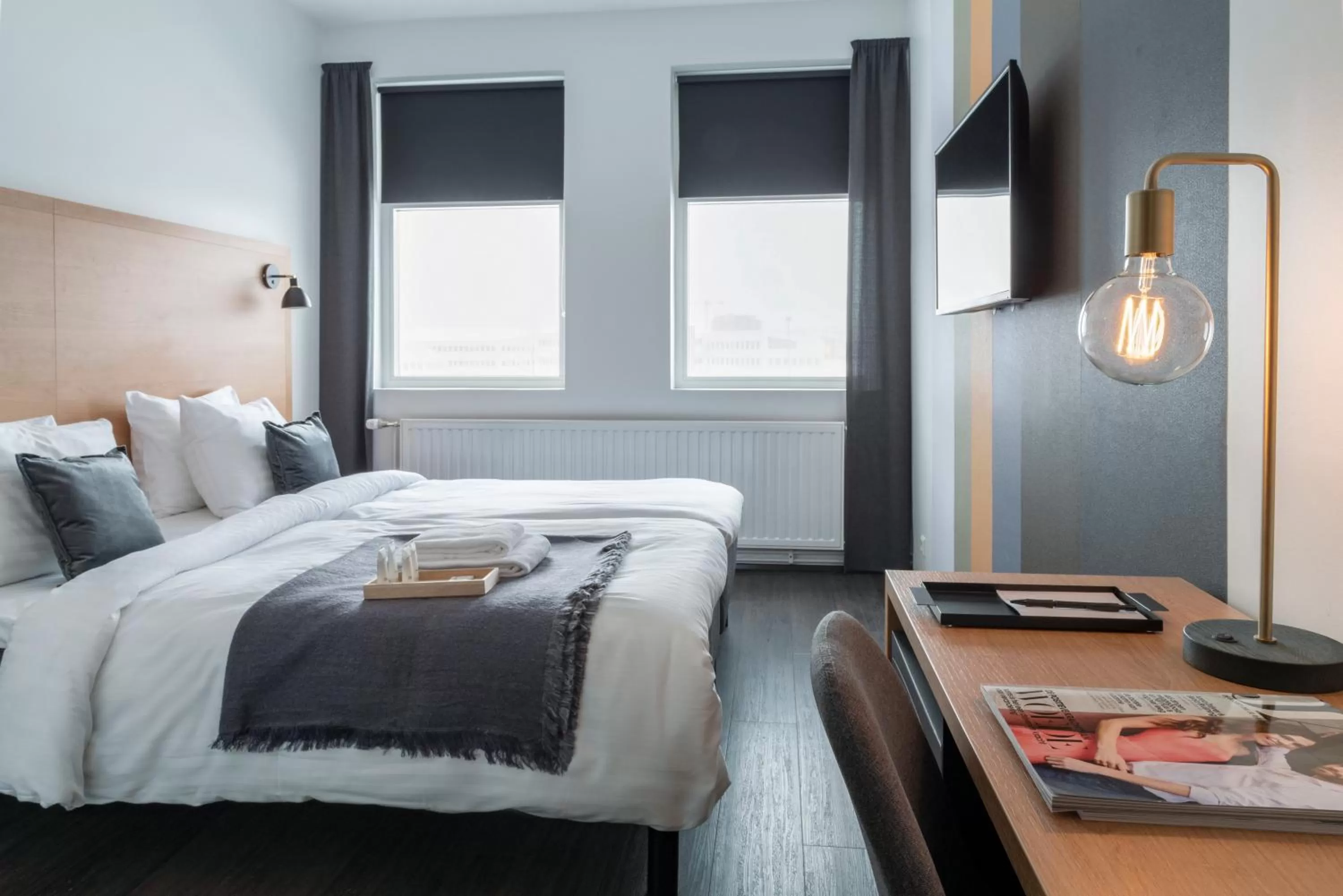 Spring, Bed in 201 Hotel