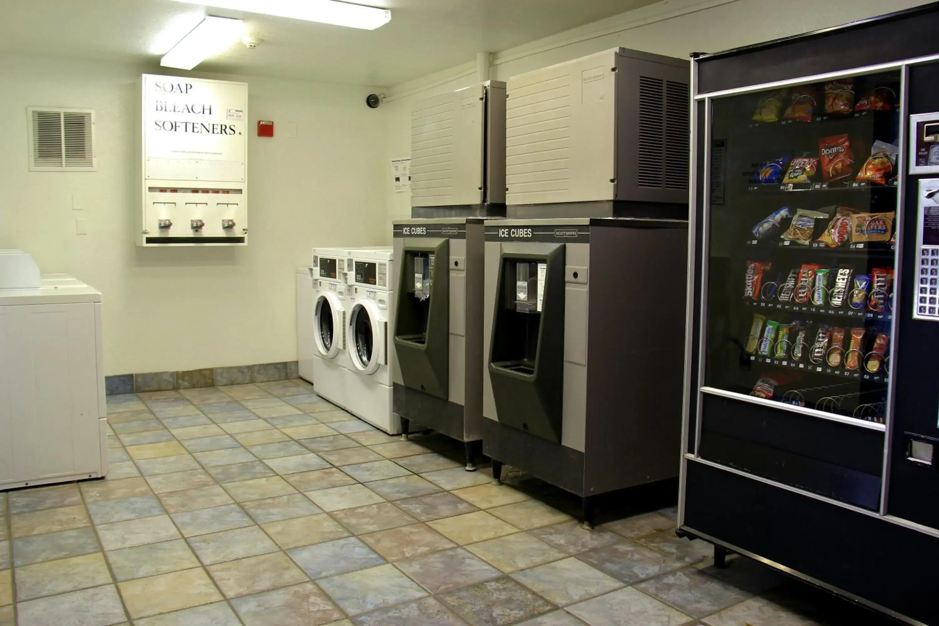 Other, Kitchen/Kitchenette in Motel 6-Enfield, CT - Hartford