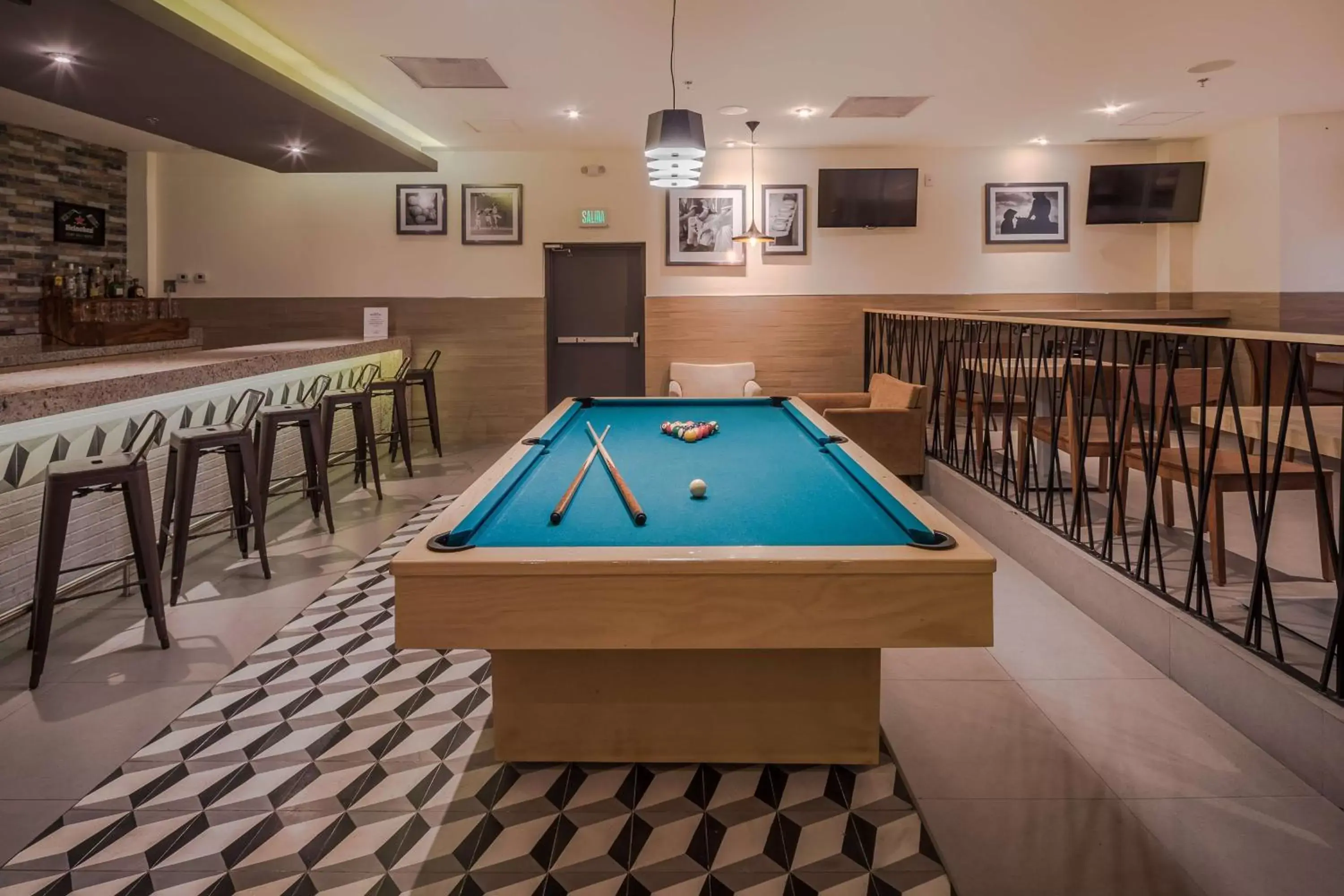 Restaurant/places to eat, Billiards in Microtel Inn & Suites by Wyndham Culiacán
