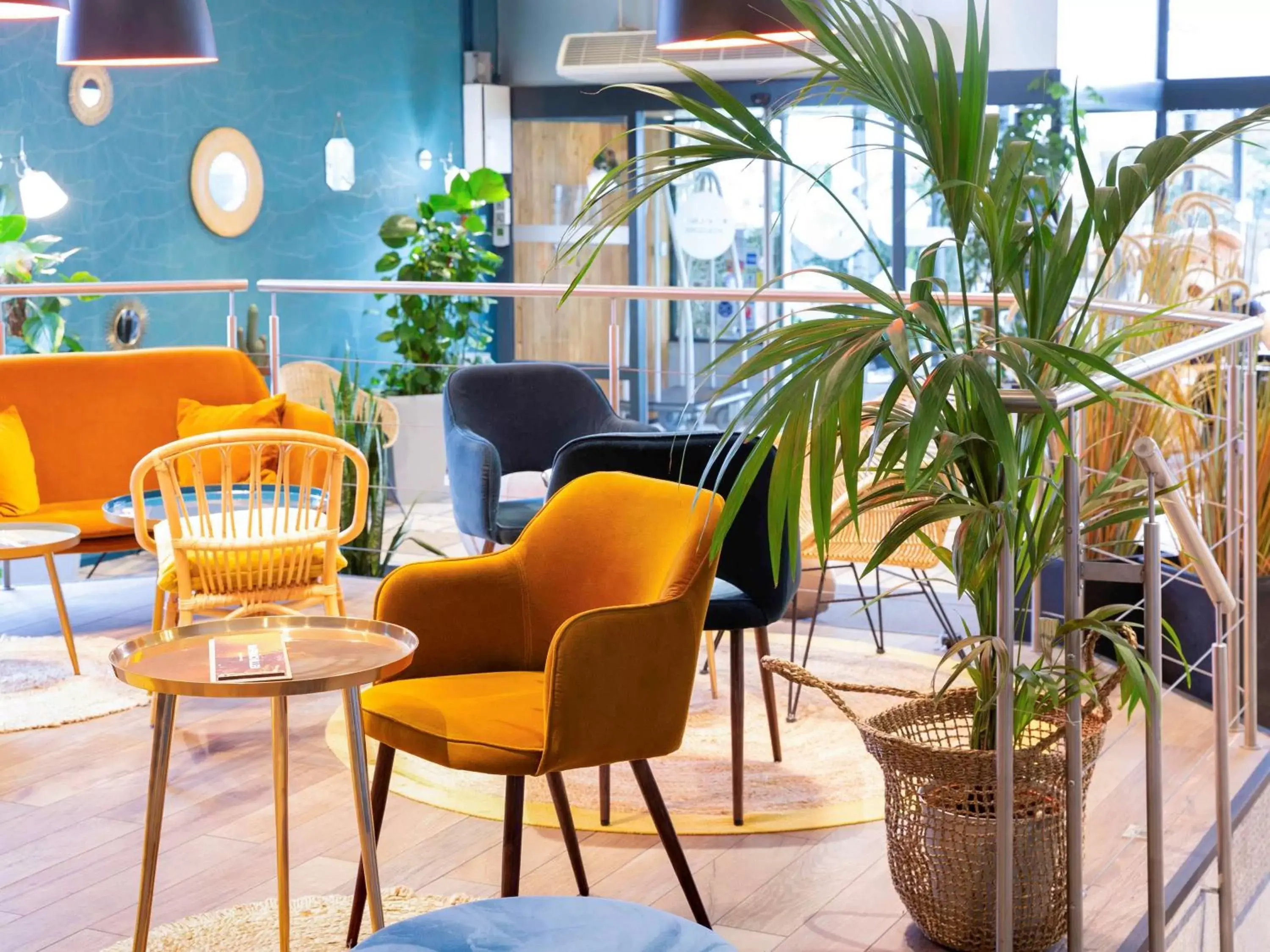 Lounge or bar, Seating Area in Novotel Roissy Saint Witz