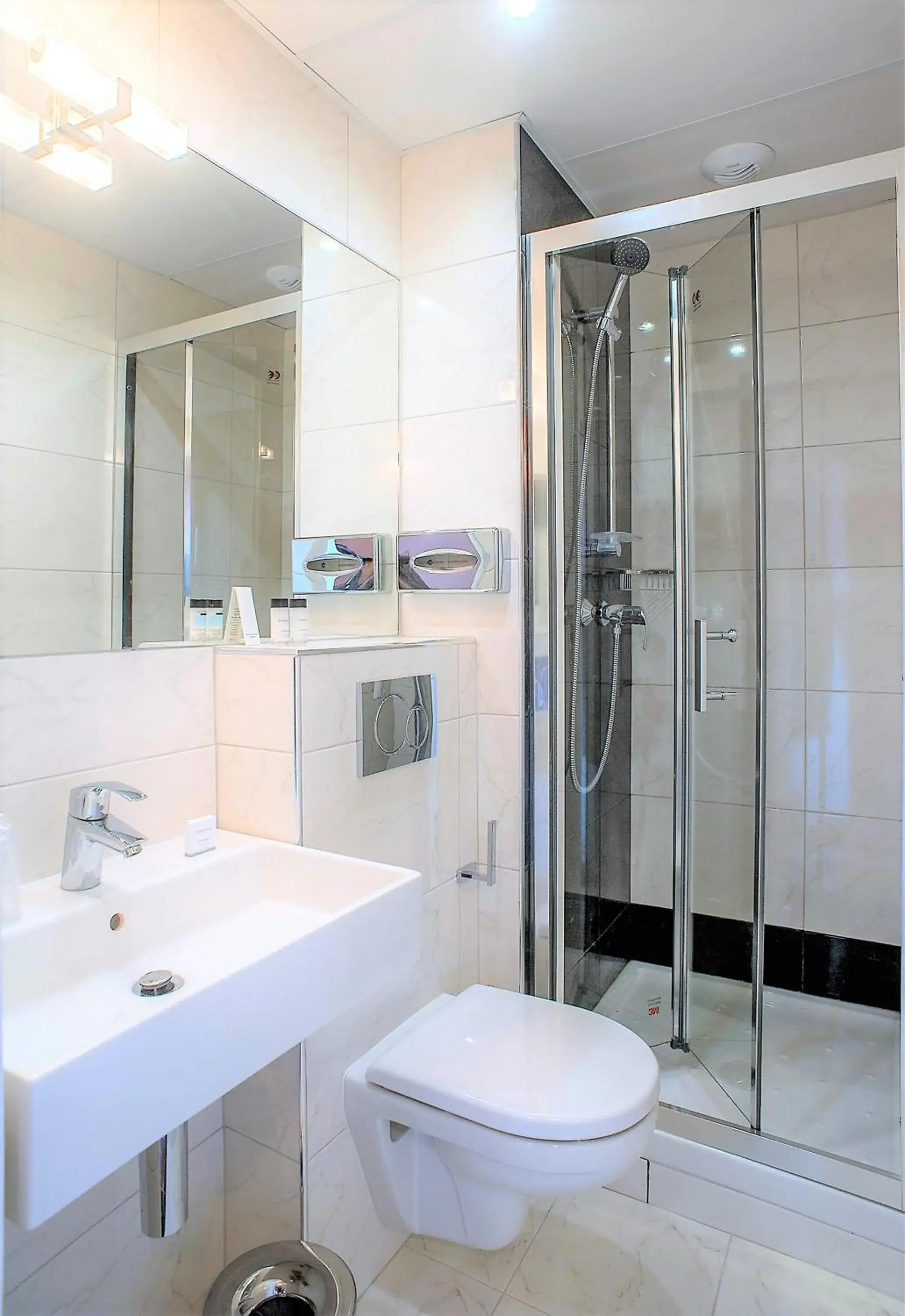 Shower, Bathroom in Hotel Olympic by Patrick Hayat