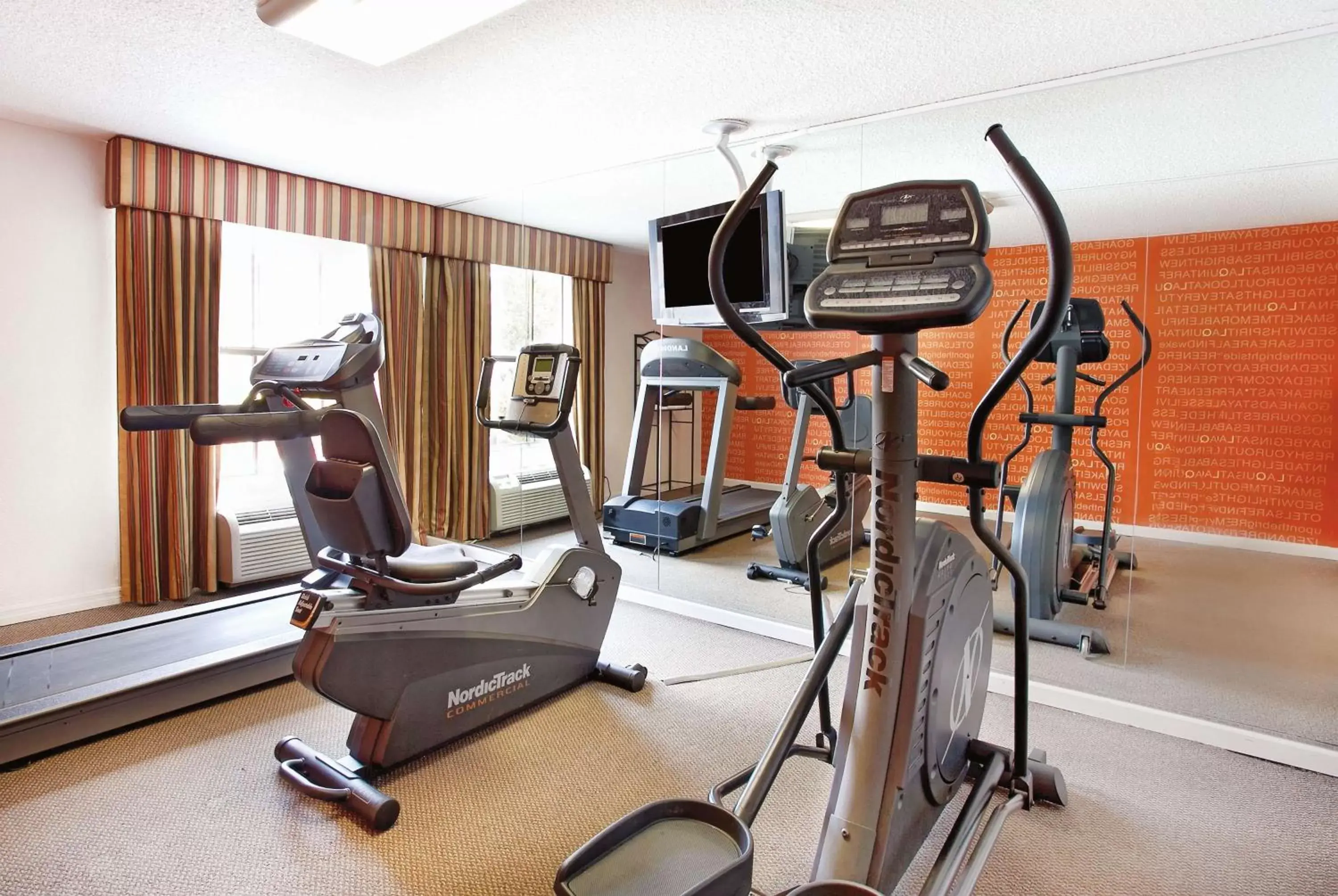 Fitness centre/facilities, Fitness Center/Facilities in La Quinta Inn by Wyndham Orlando International Drive North