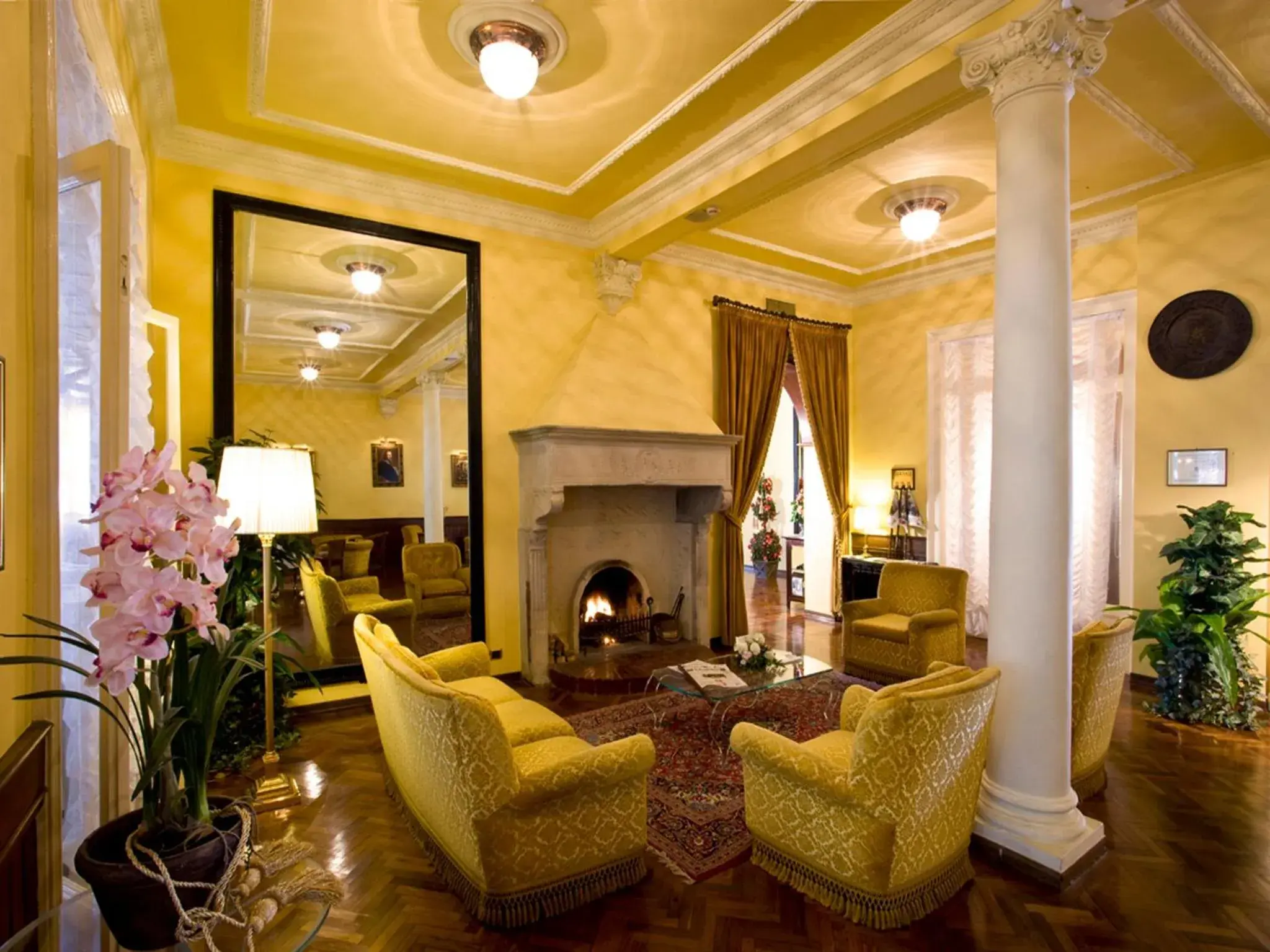 Lounge or bar, Lobby/Reception in Hotel Vittoria