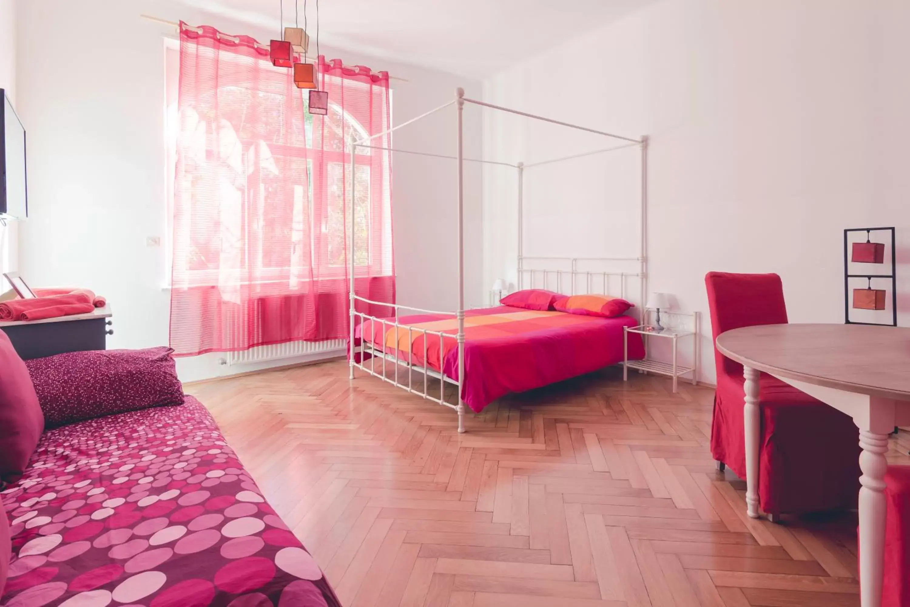 Bed in Bolzano Rooms