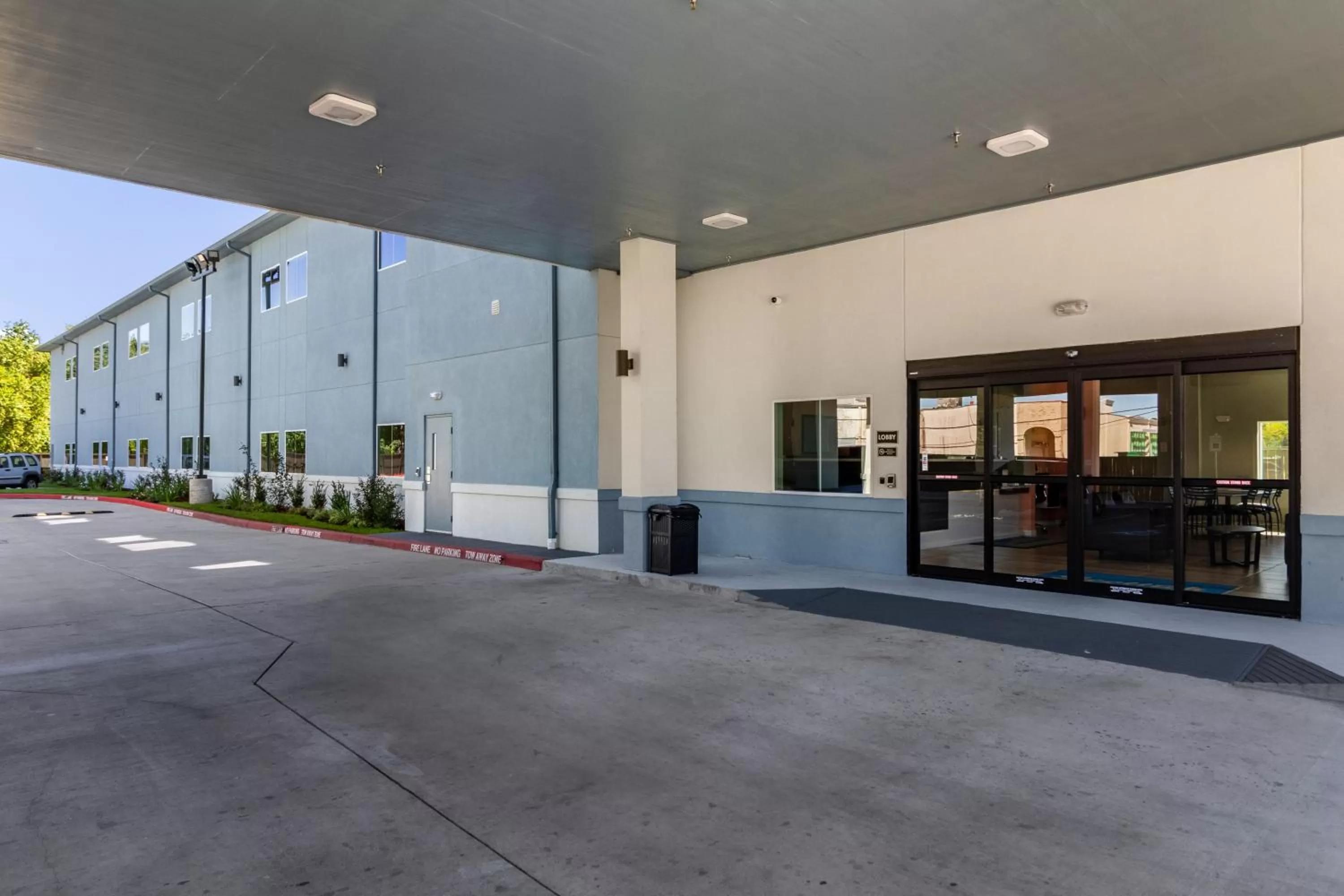 Facade/entrance in Scottish Inns & Suites Houston, TX