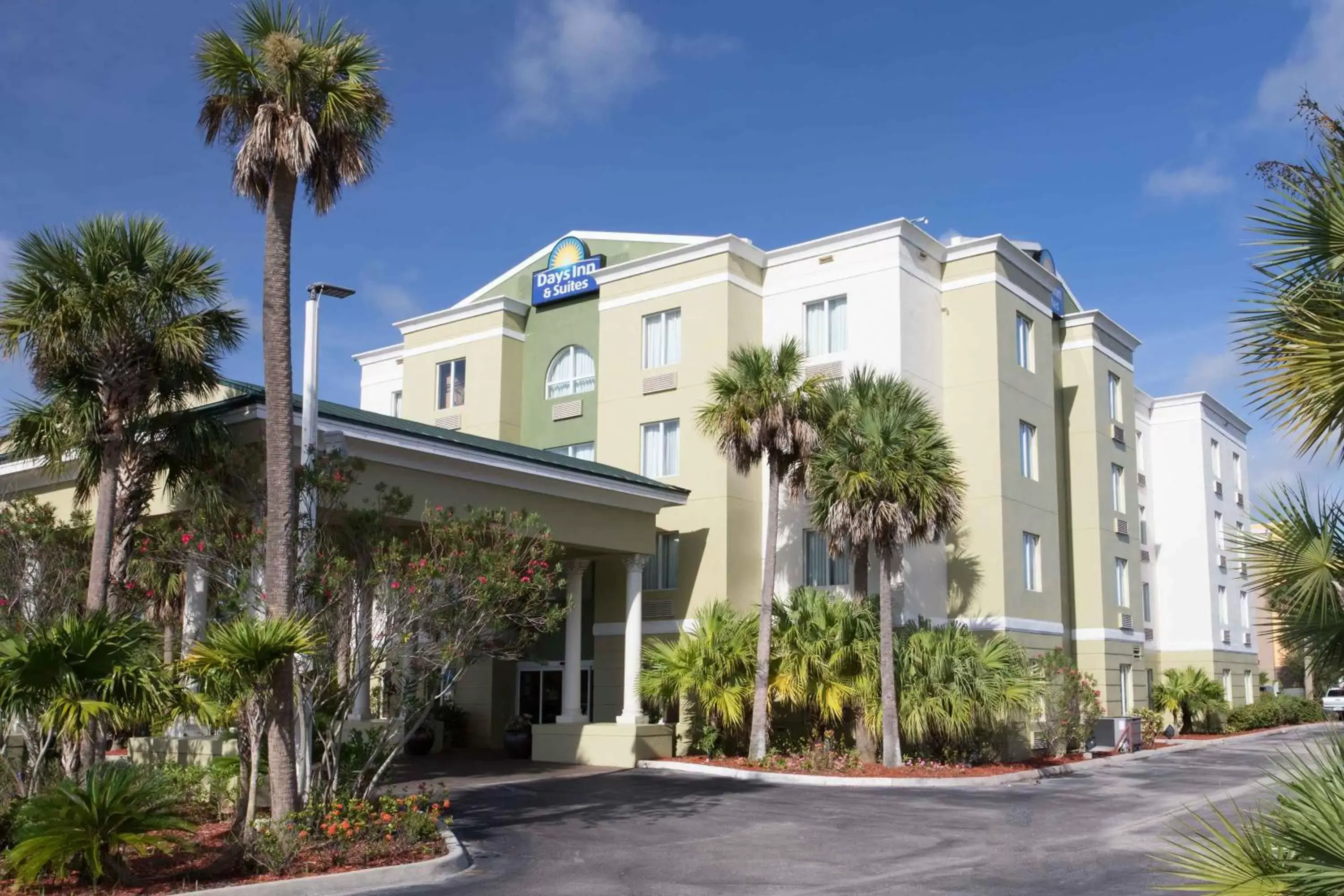 Facade/entrance, Property Building in Days Inn & Suites by Wyndham Fort Pierce I-95