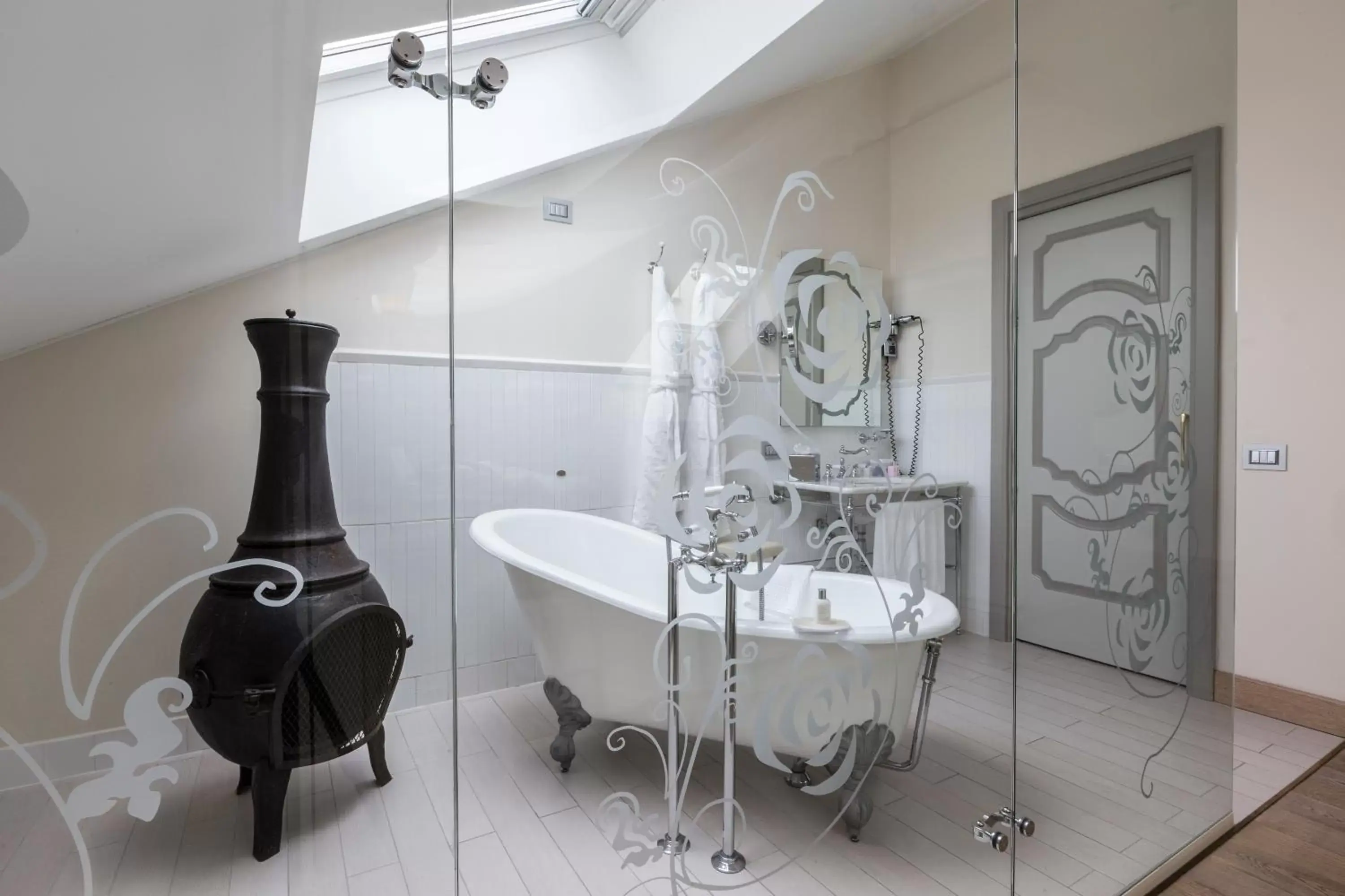 Bathroom in Château Monfort - Relais & Châteaux Bathroom in Château Monfort - Relais & Châteaux