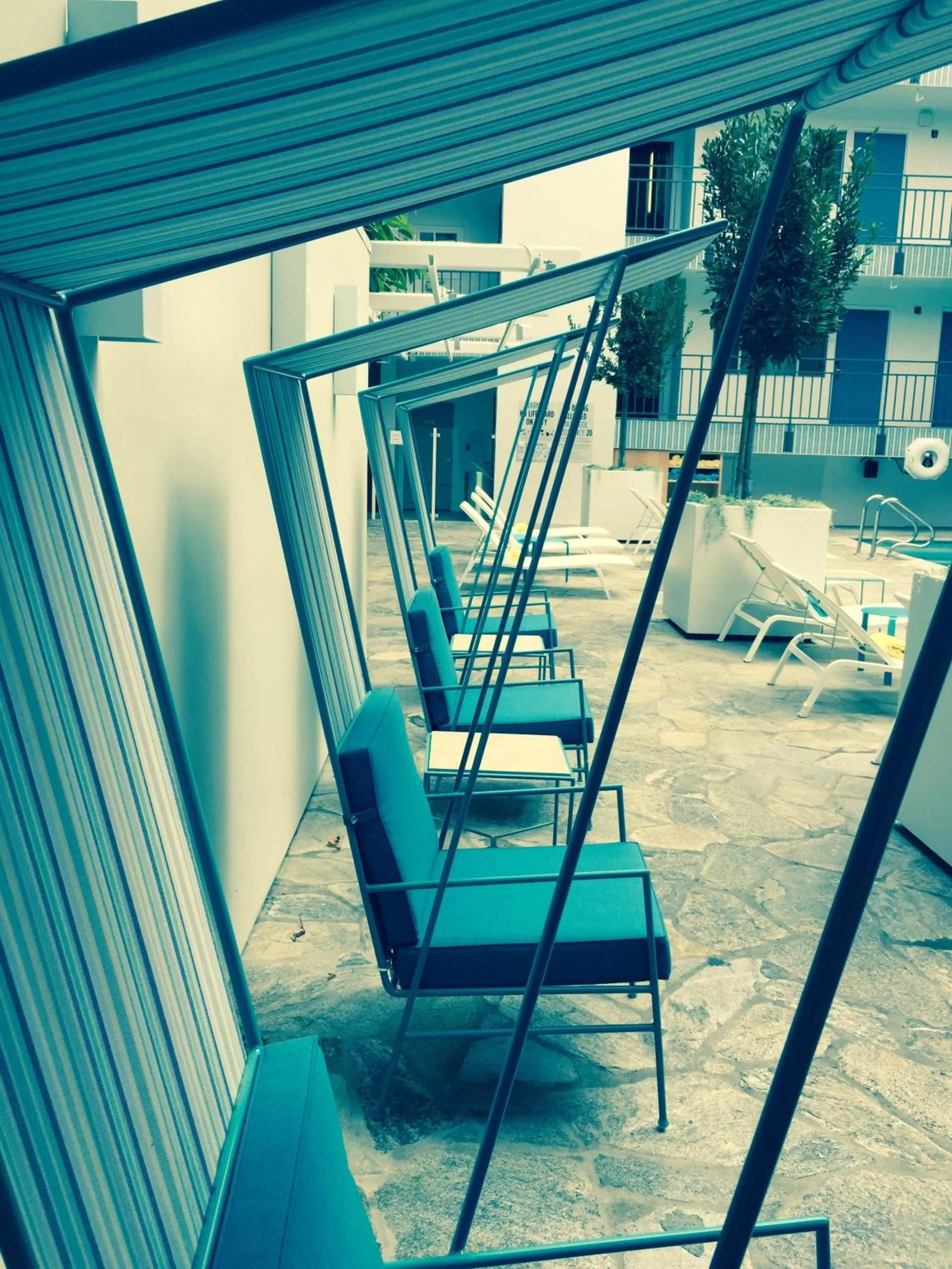 Patio in The Beverly Laurel Hotel at West Hollywood