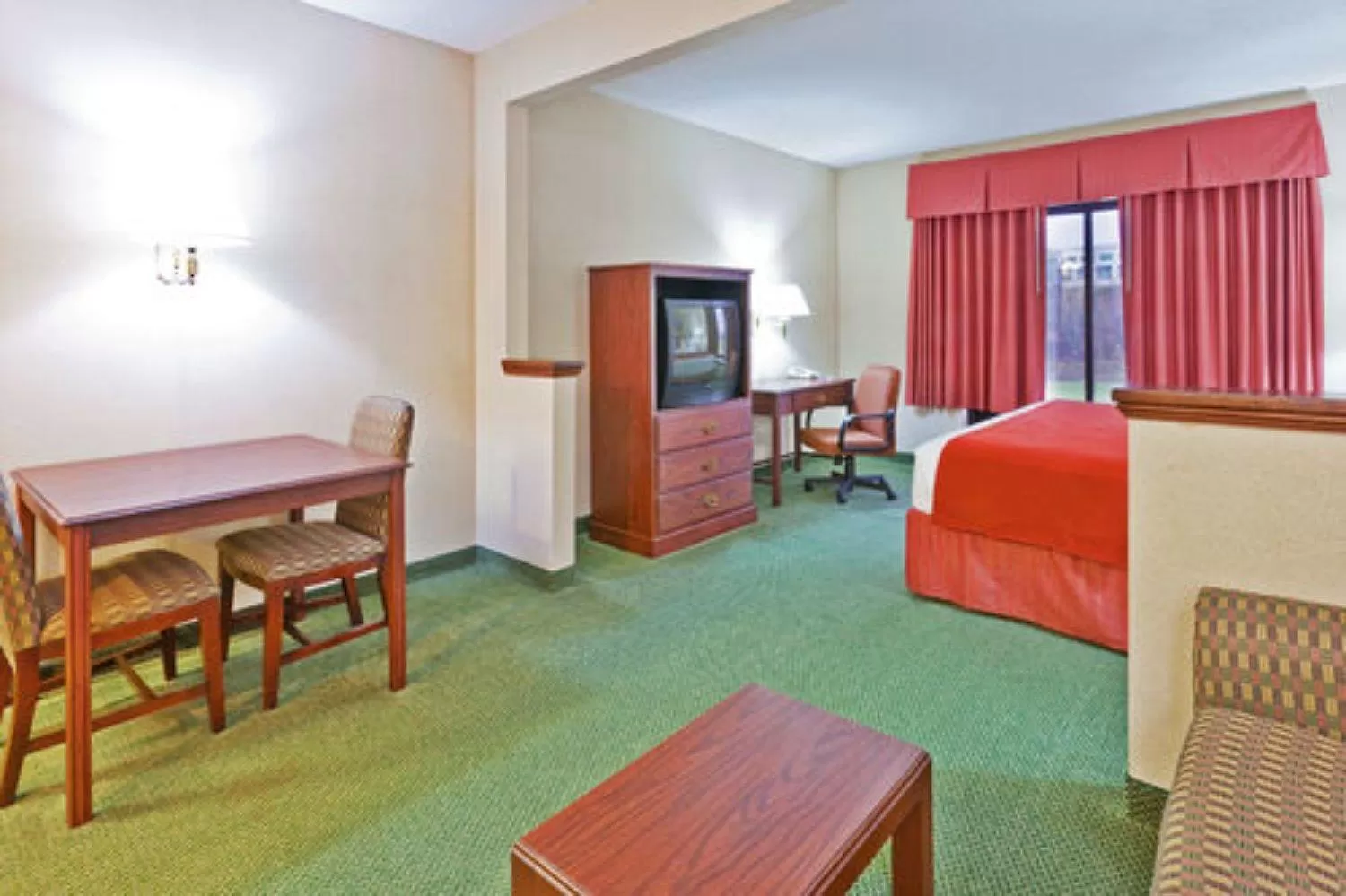 Bed in Auburn Place Hotel & Suites Paducah