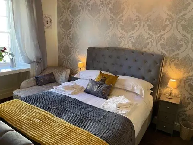 Bed in Manor House Hotel and Restaurant