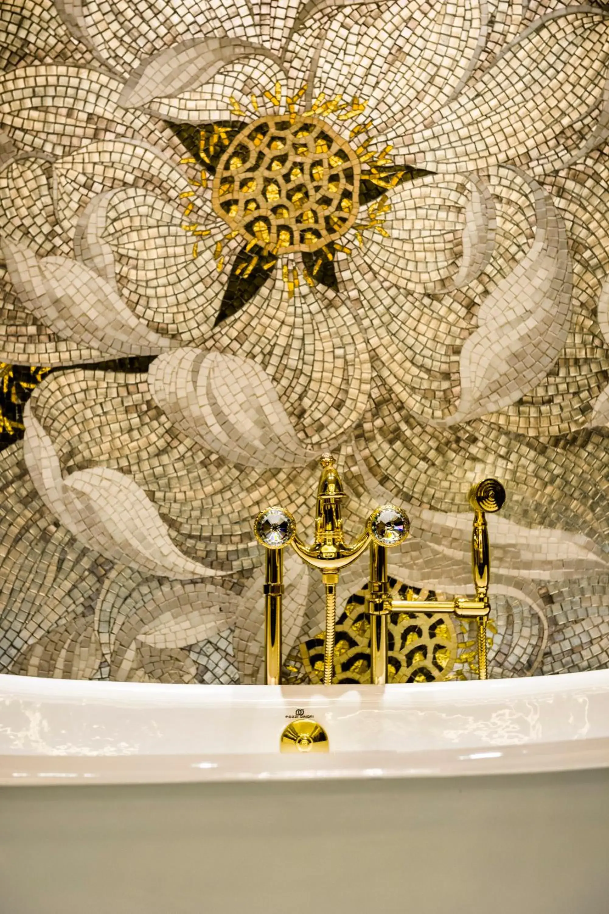 Deluxe Suite with River View in The St. Regis on the Bund, Shanghai Deluxe Suite with River View in The St. Regis on the Bund, Shanghai