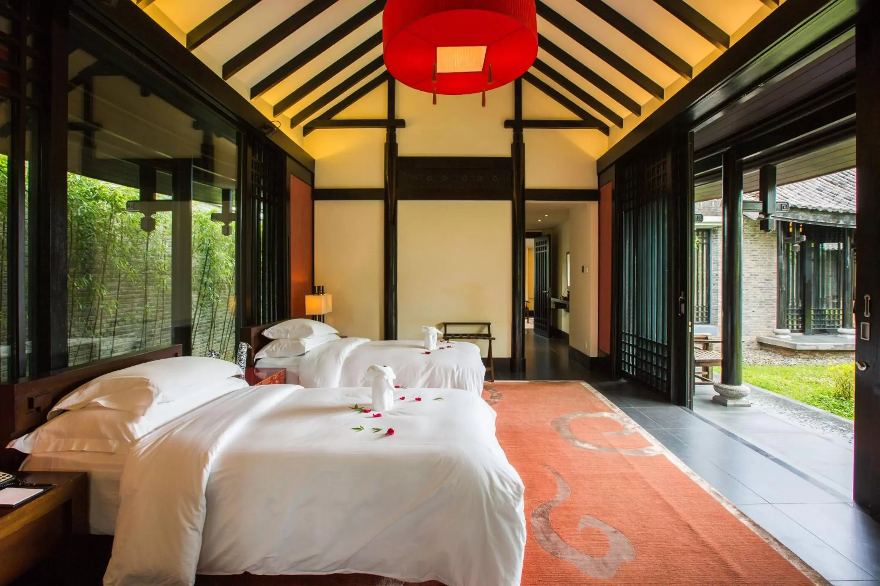 Photo of the whole room in Banyan Tree Lijiang