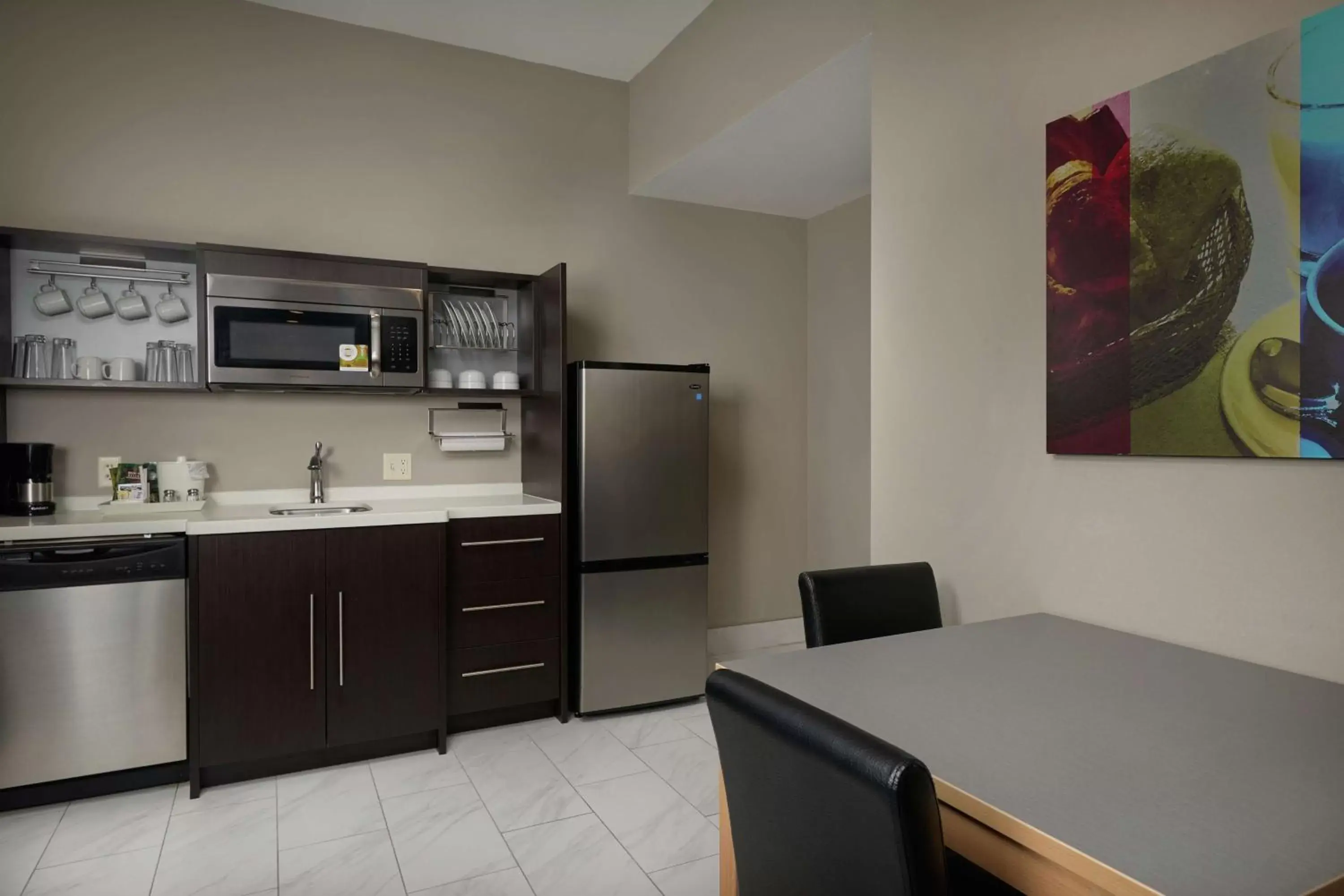 Kitchen or kitchenette, Kitchen/Kitchenette in Home2 Suites By Hilton Muskogee