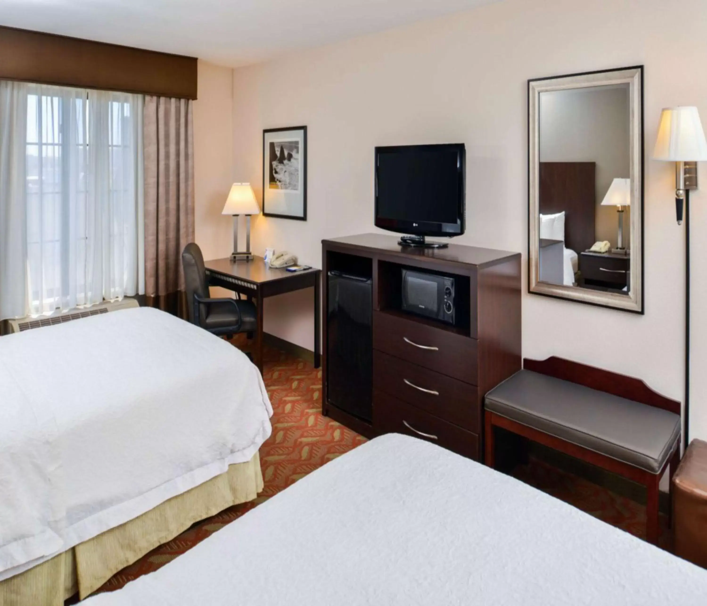 Room with Two Queen Beds - Non-Smoking in Hampton Inn & Suites San Francisco-Burlingame-Airport South Room with Two Queen Beds - Non-Smoking in Hampton Inn & Suites San Francisco-Burlingame-Airport South