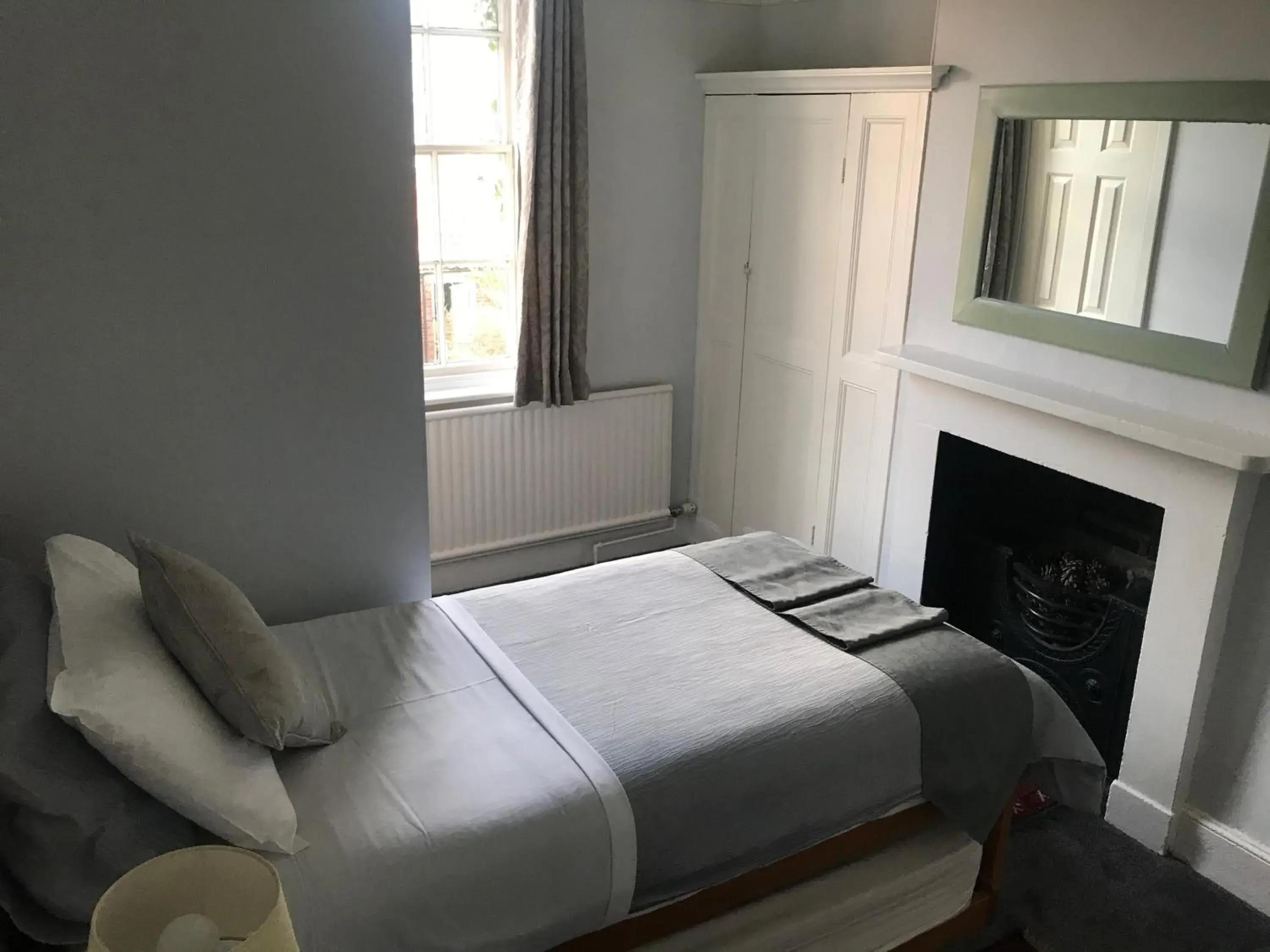 Standard Single Room with Shower - single occupancy in The Red House Guest House