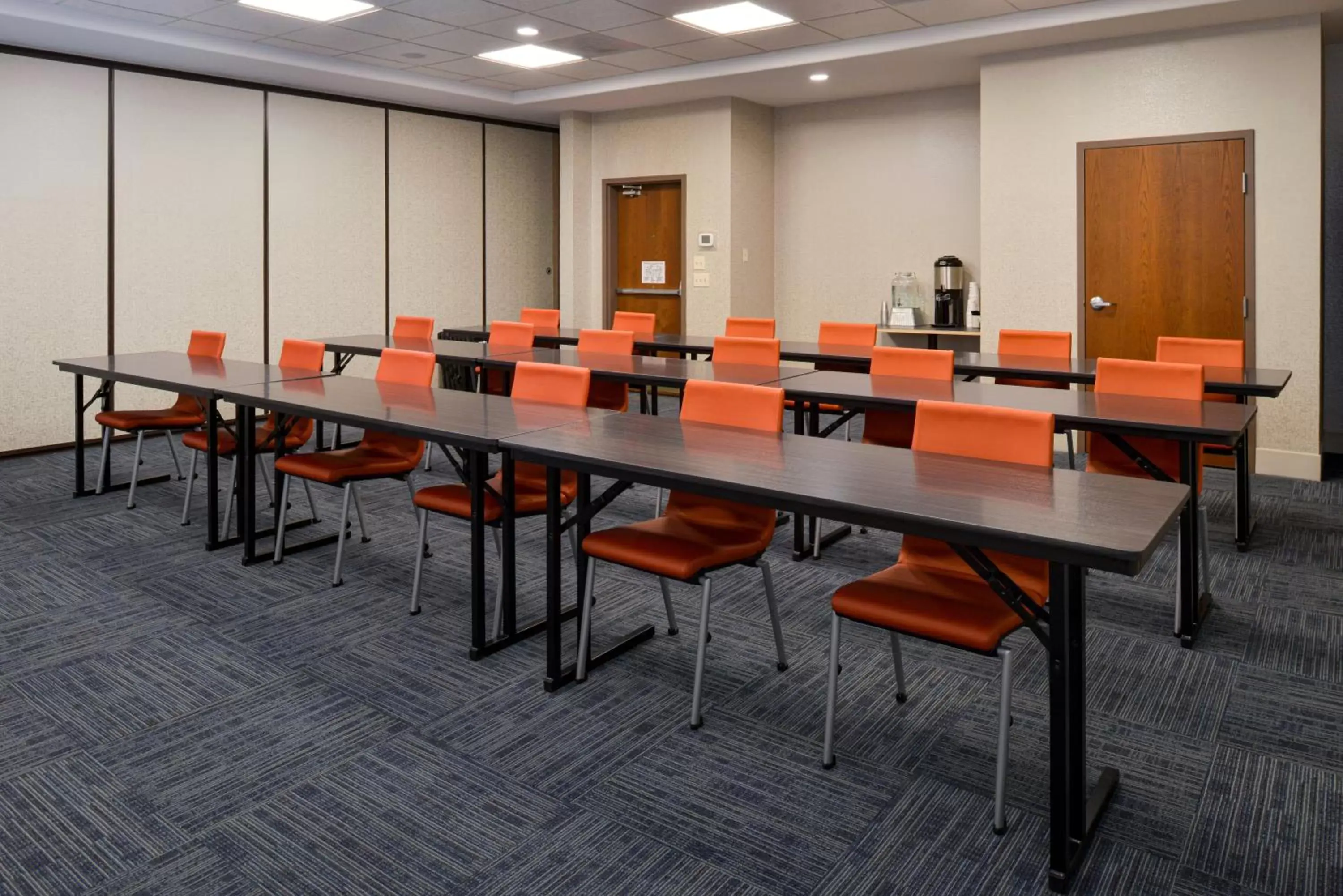 Meeting/conference room in Holiday Inn Express & Suites Pueblo, an IHG Hotel