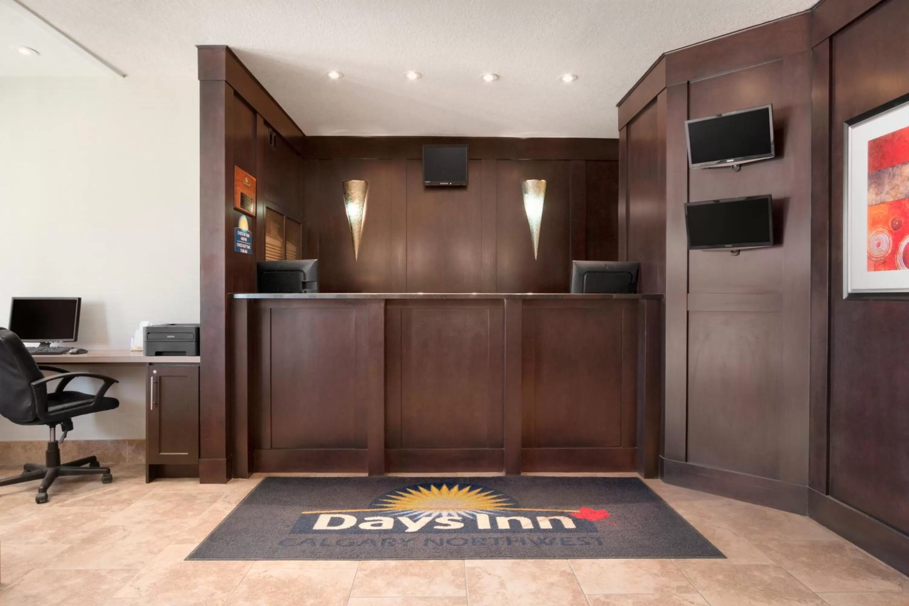Lobby or reception in Days Inn by Wyndham Calgary Northwest