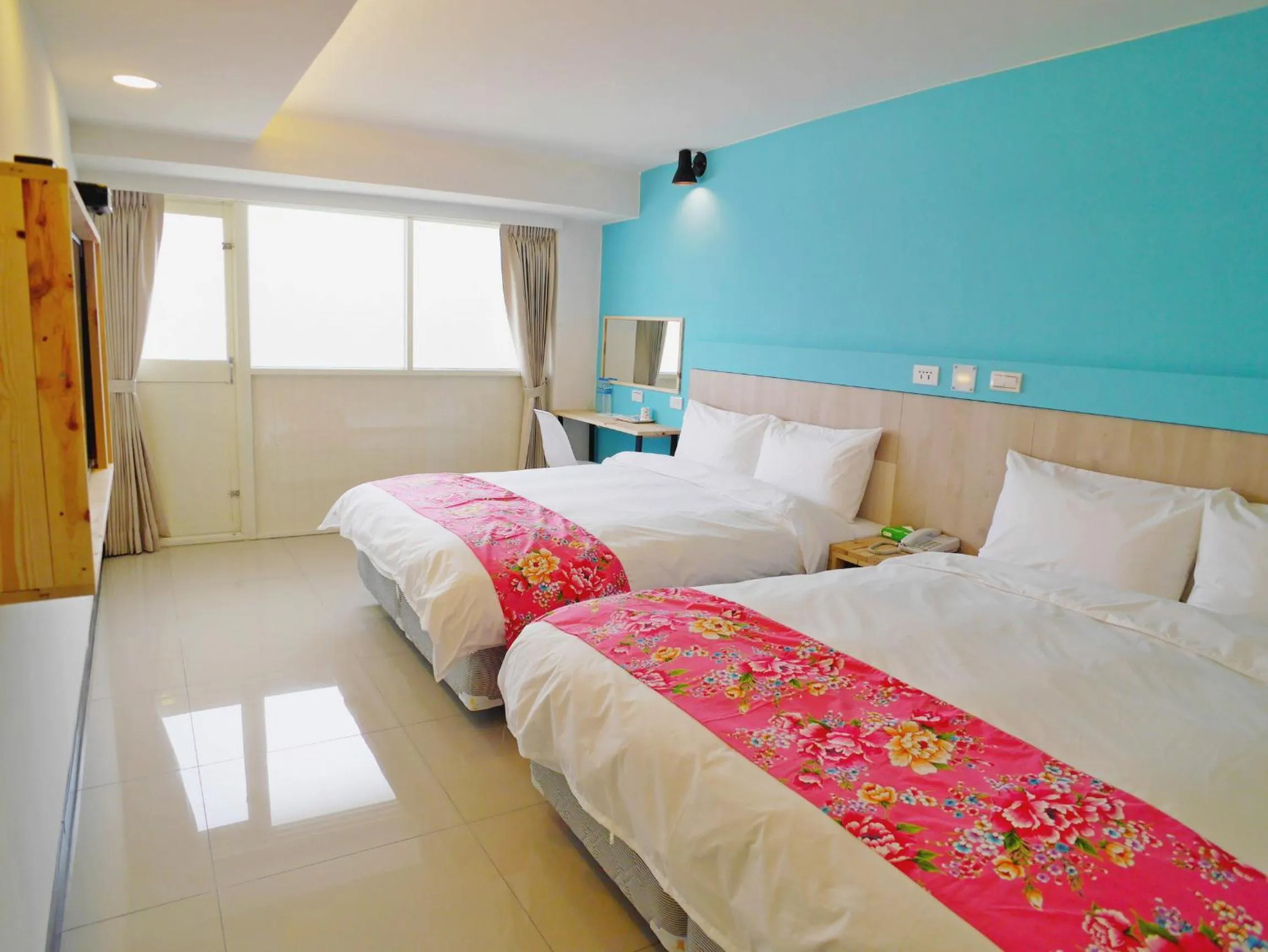 Bed in Good Night Hotel