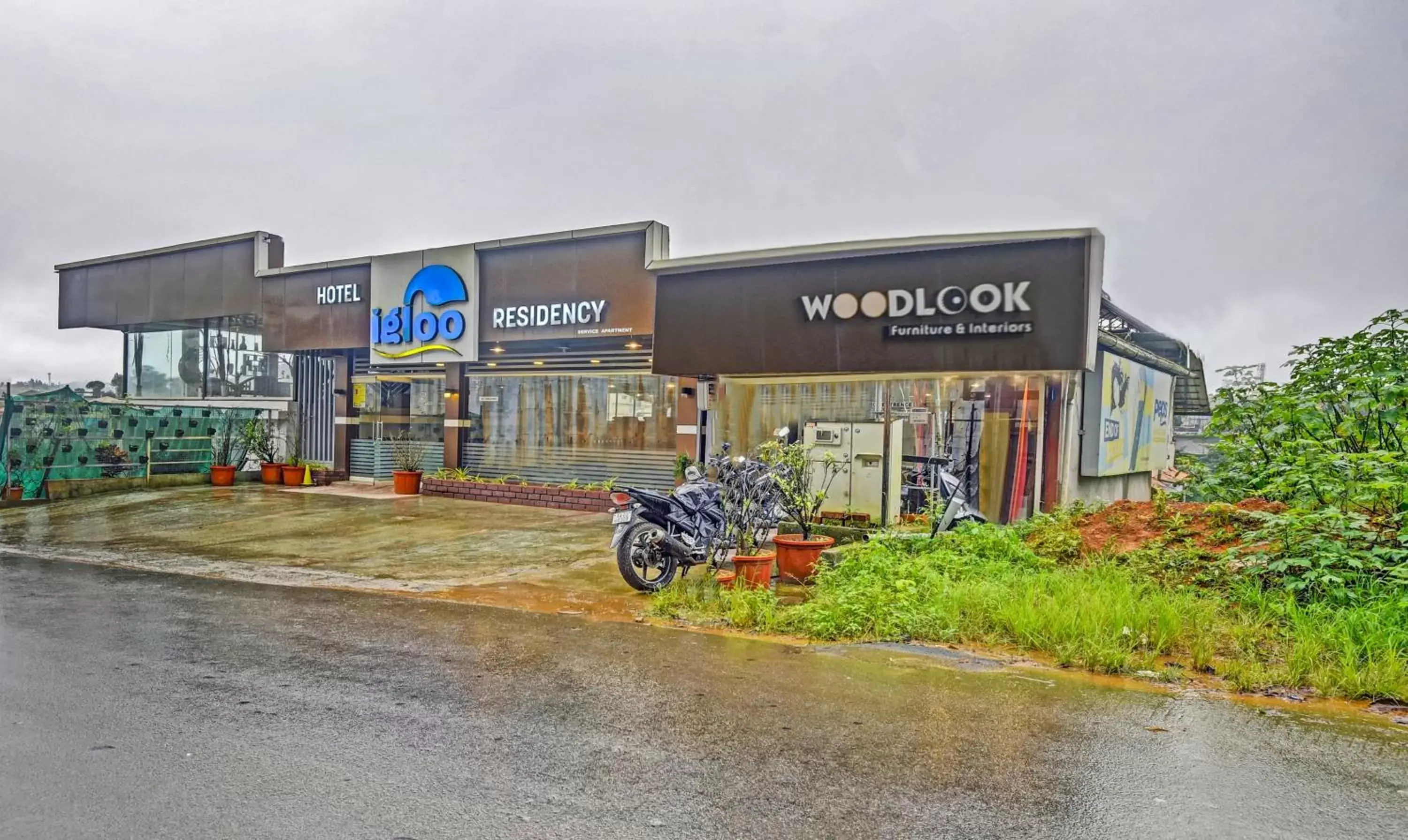 Property building in Itsy Hotels Igloo Residency, 400 Meters From Raja Seat Garden Property building in Itsy Hotels Igloo Residency, 400 Meters From Raja Seat Garden