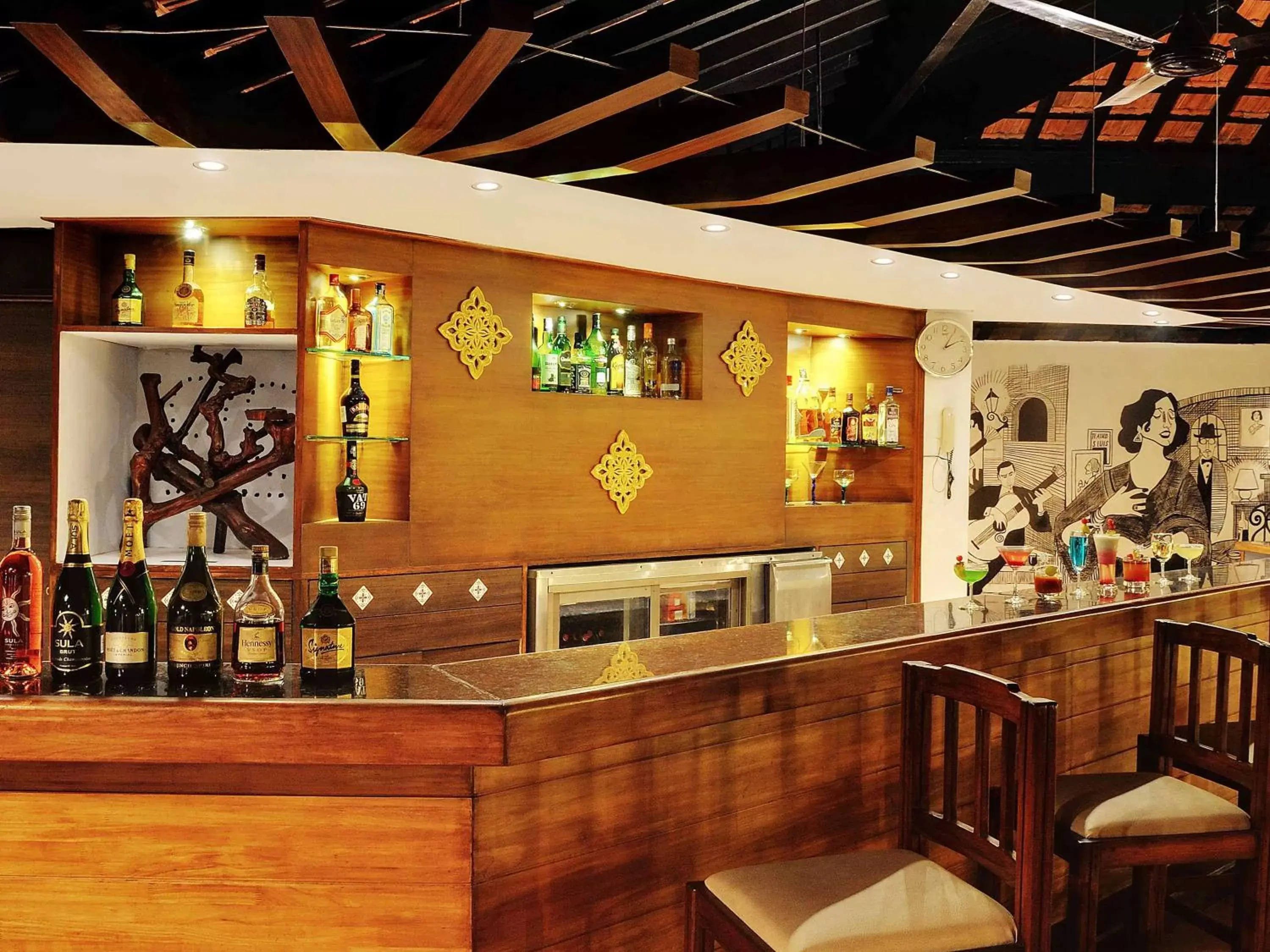 Lounge or bar in Novotel Goa Dona Sylvia Resort