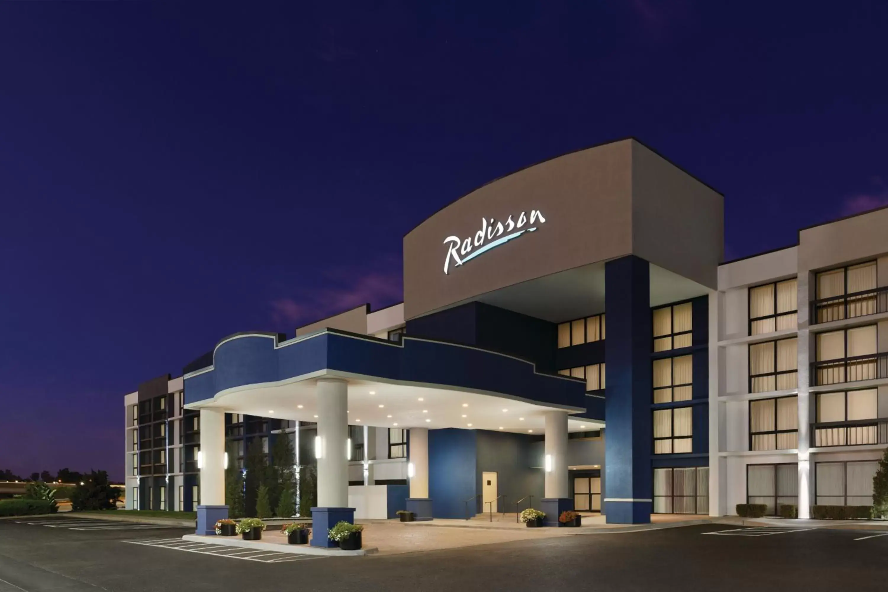 Property building in Radisson Hotel Lenexa Overland Park Property building in Radisson Hotel Lenexa Overland Park