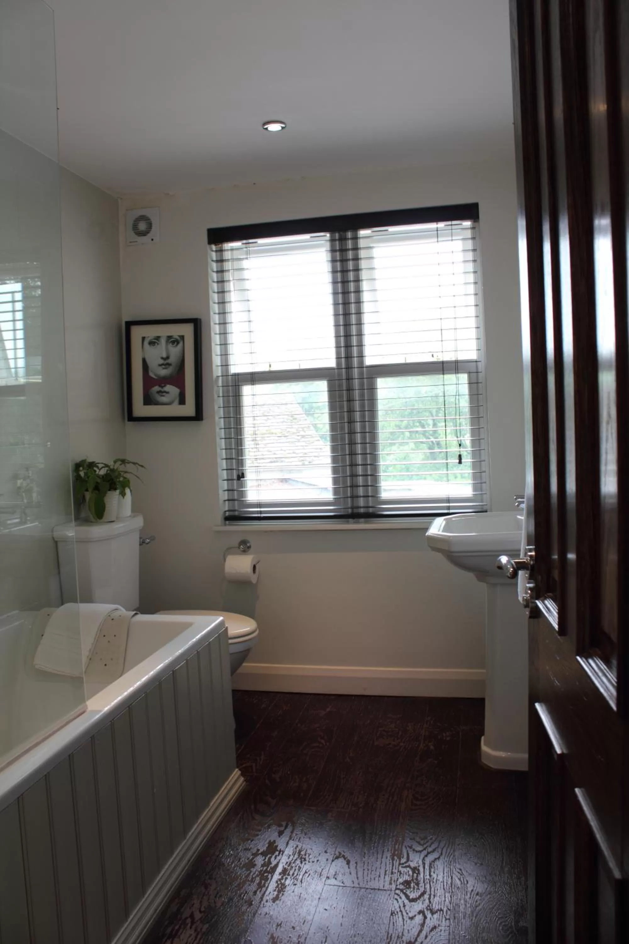 Bathroom, Bed in The Spread Eagle