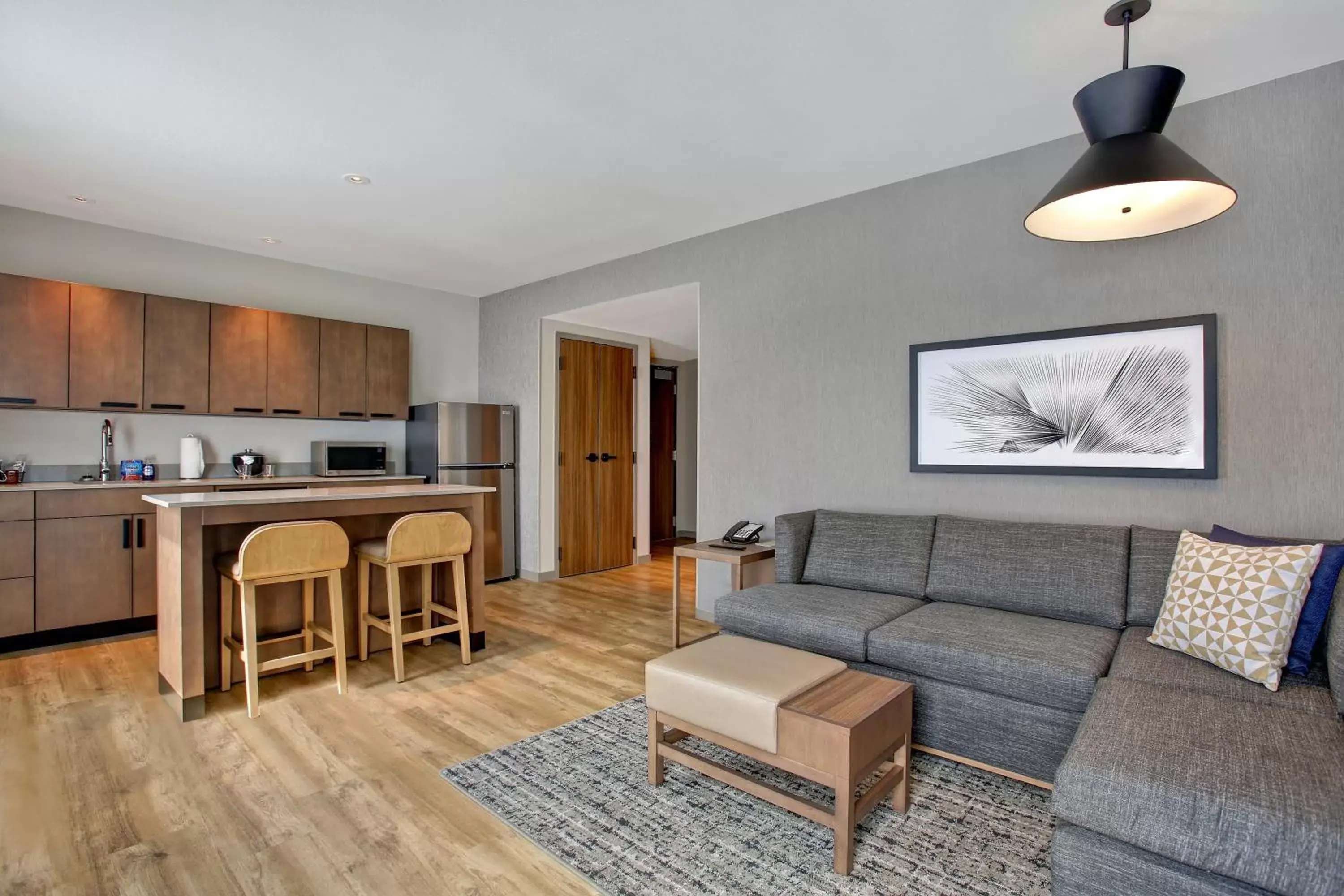 Kitchen or kitchenette, Seating Area in Hyatt Place at Wichita State University