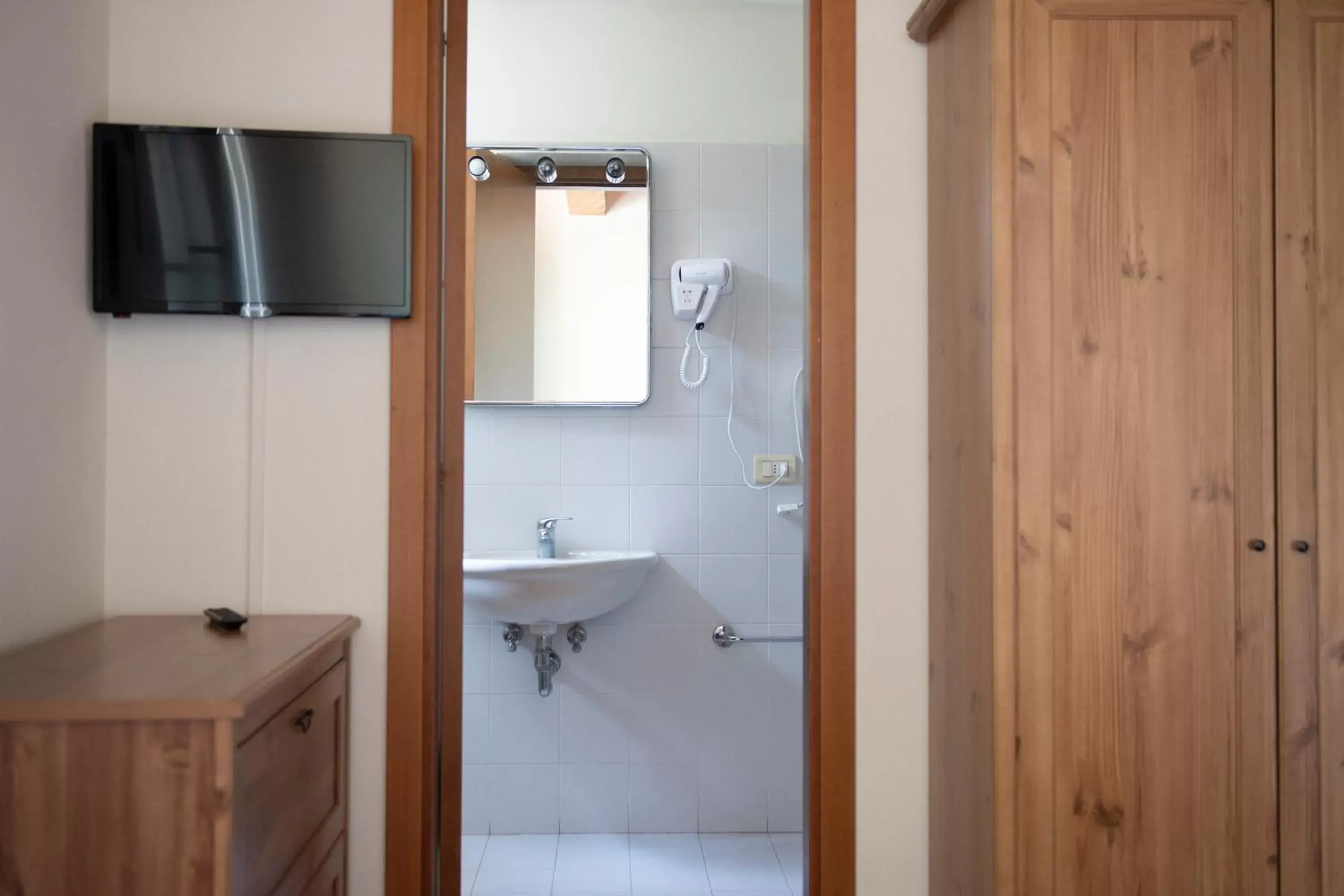 Photo of the whole room, Bathroom in Tenuta Villa Colle Sereno